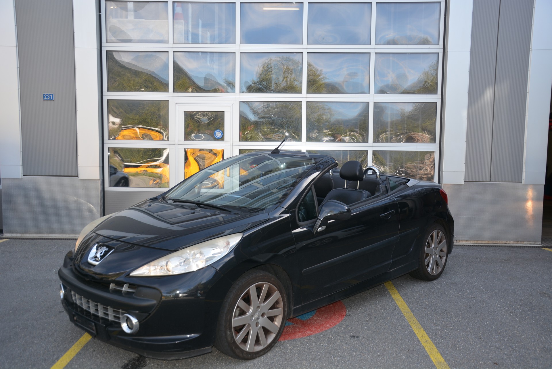 PEUGEOT 207 CC 1.6 16V Turbo Sport-image-4