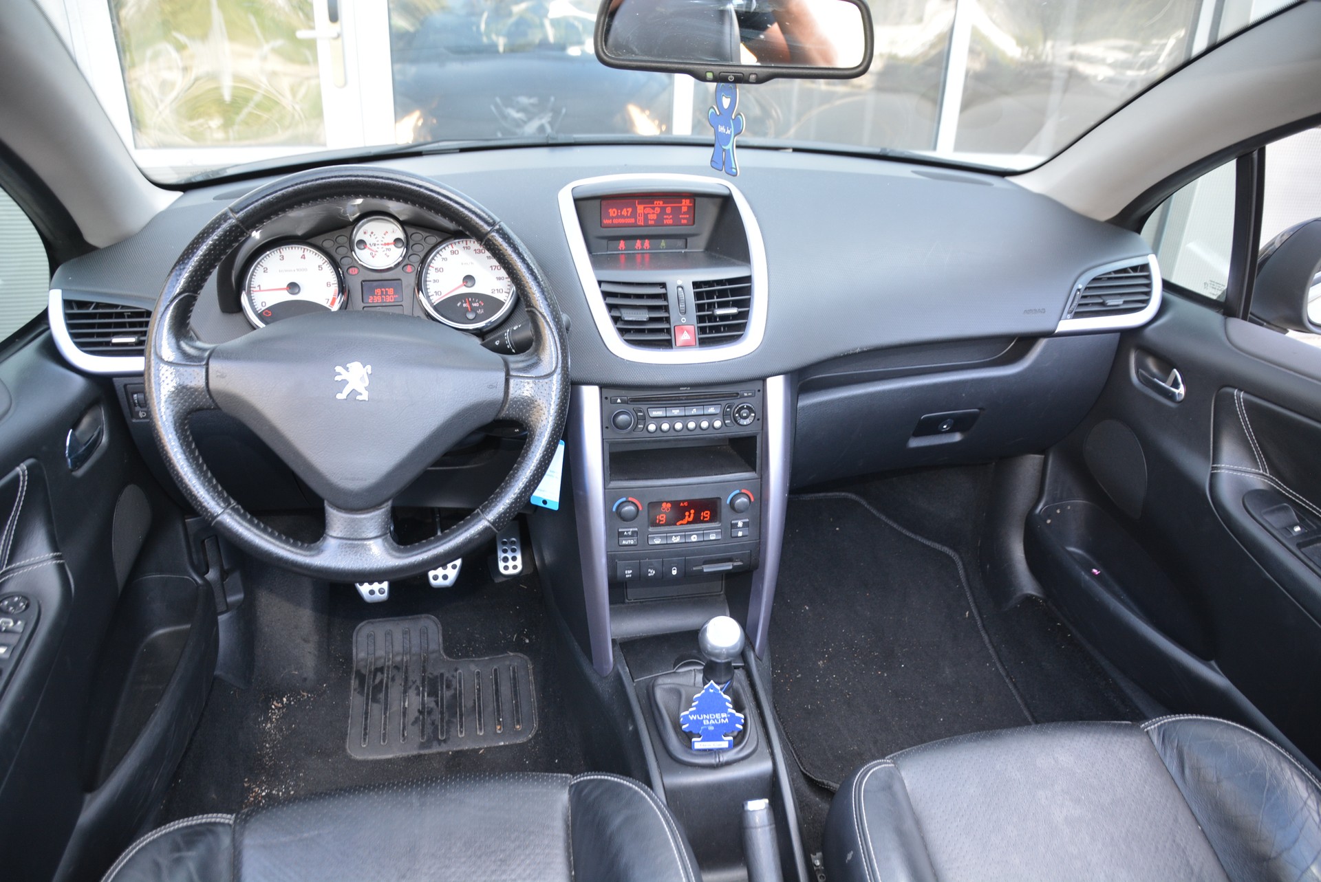 PEUGEOT 207 CC 1.6 16V Turbo Sport-image-6