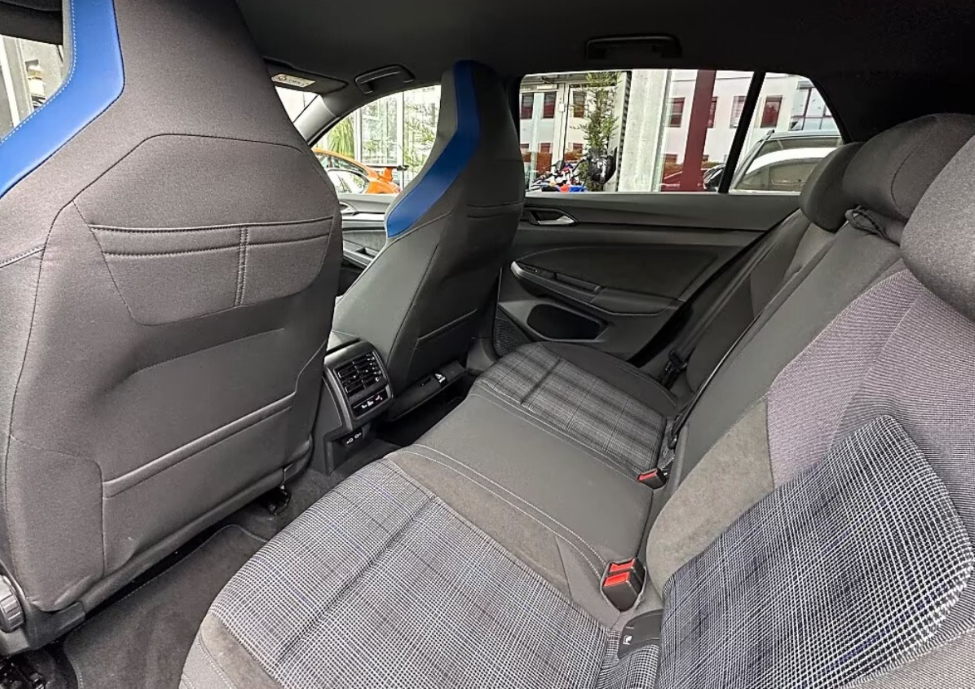 VW Golf 1.5 TSI eHYBRID 272PS GTE *** ÜBER 100KM ELEKTRISCHE REICHWEITE ***-image-4