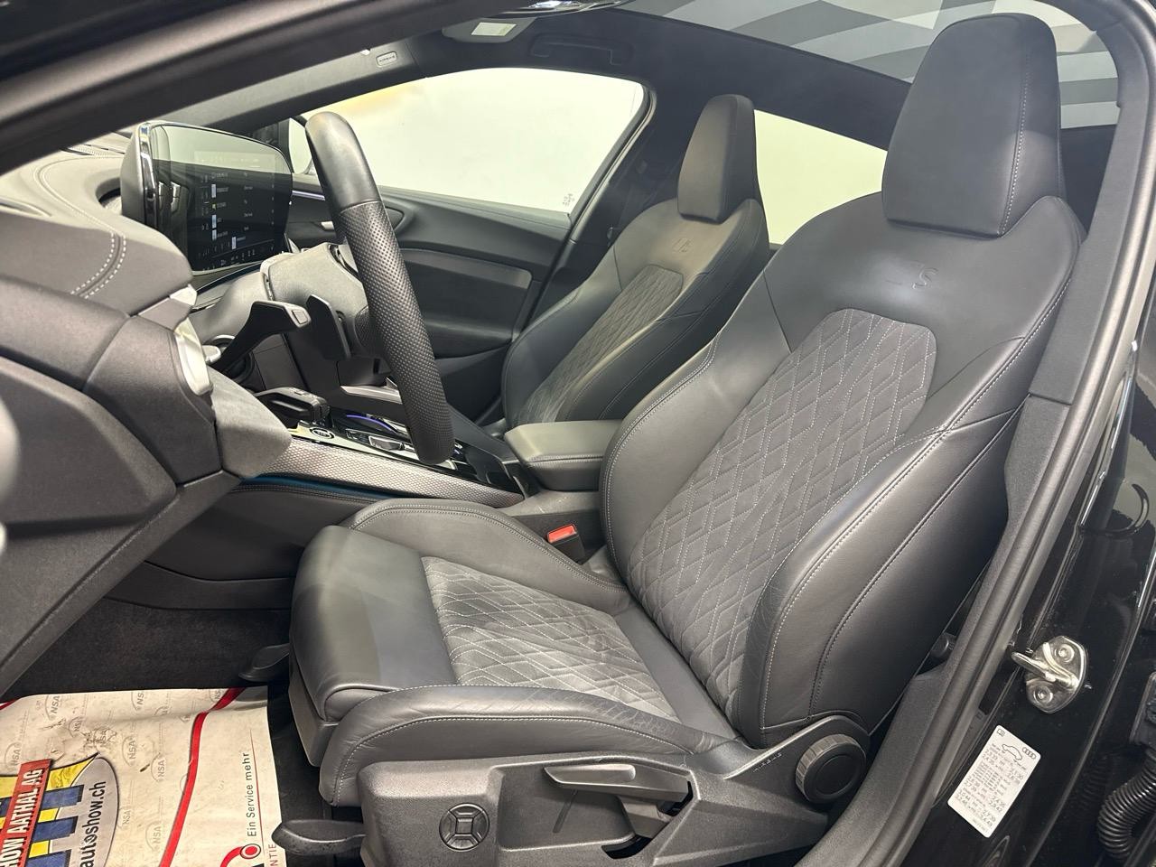 AUDI A5 Avant 2.0 TFSI S-tronic Black Line S-showroom-element-3