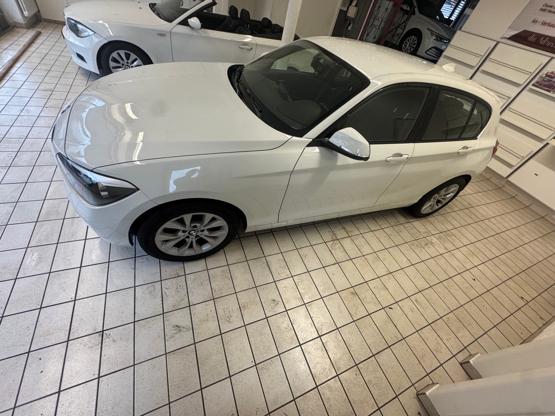 BMW 118d xDrive Sport Line-image-3