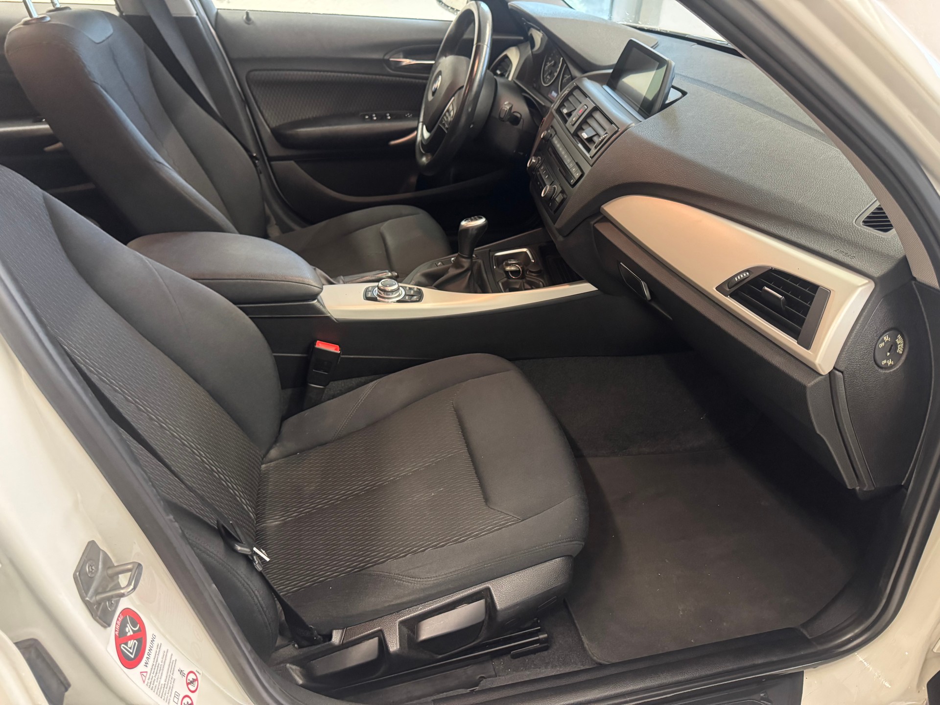 BMW 118d xDrive Sport Line-image-10
