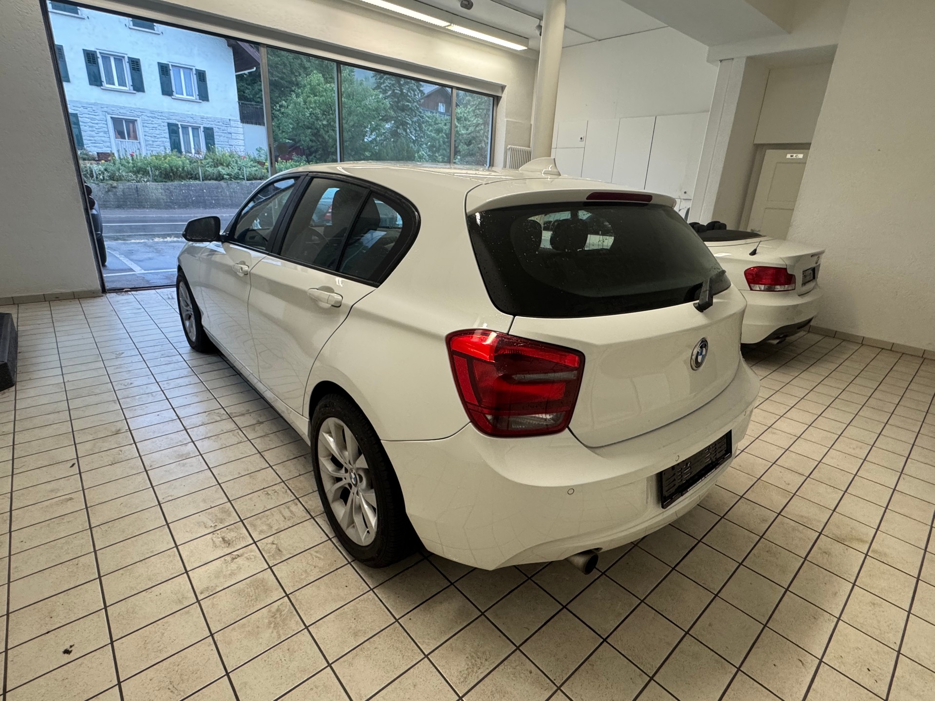 BMW 118d xDrive Sport Line-image-6