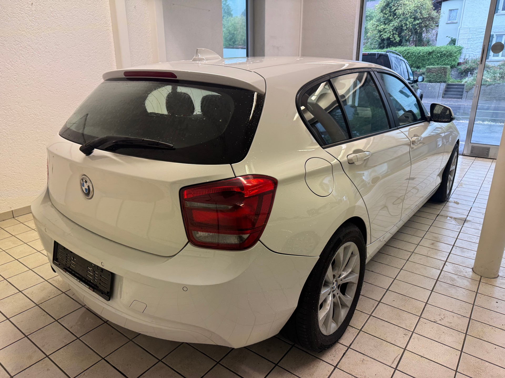 BMW 118d xDrive Sport Line-image-7