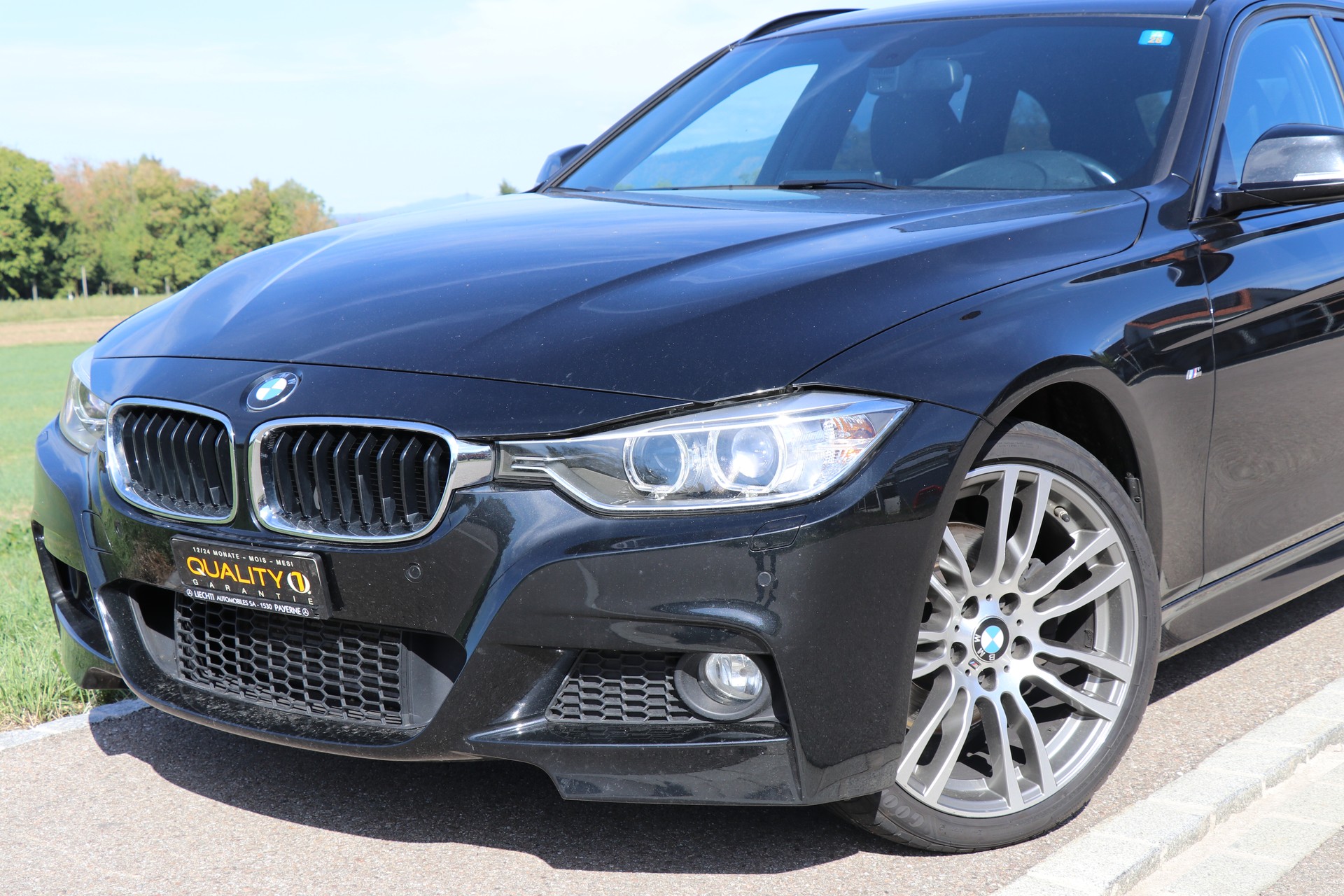 BMW 328i xDrive Touring Steptronic M- Sportpaket-showroom-element-1