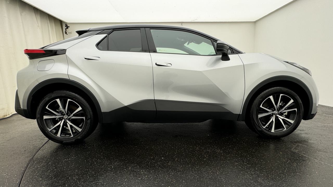 TOYOTA C-HR 2.0 PHEV CVT Style-showroom-element-1