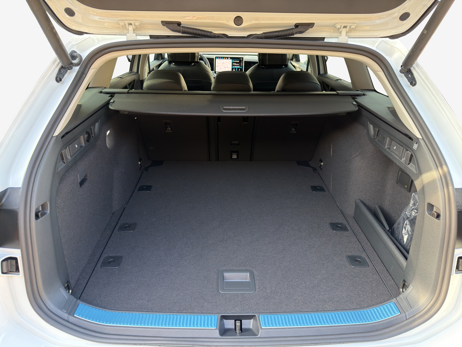 VW Passat Variant 2.0 TDI evo Business DSG-image-12