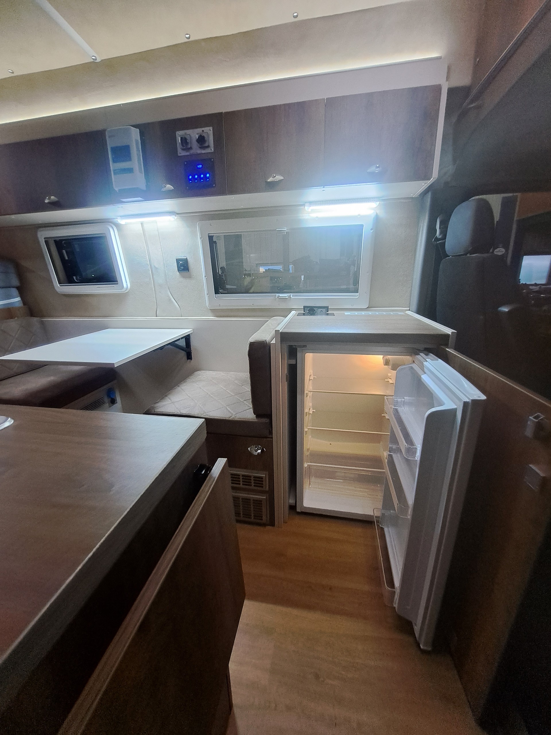 RENAULT MASTER CAMPER WOHNMOBIL-image-9
