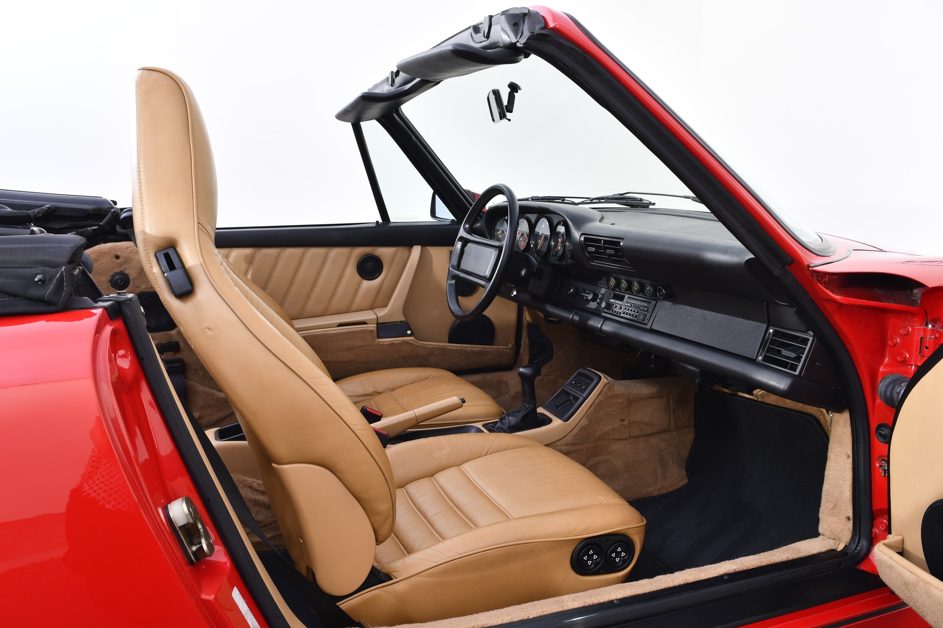 PORSCHE 911 Carrera 2 Cabrio-image-14