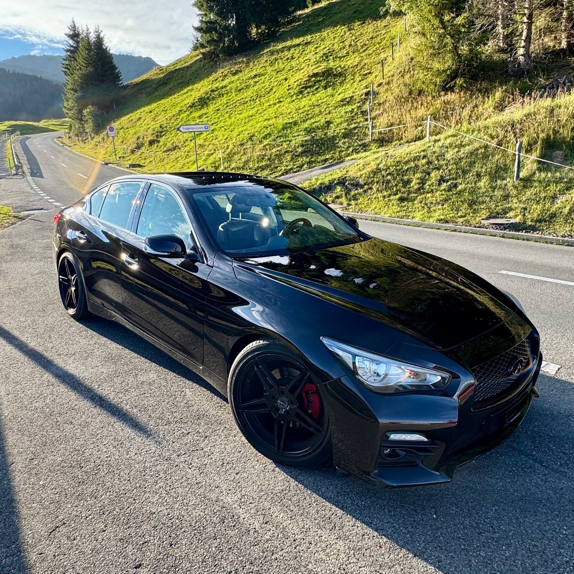 INFINITI 2.2d Sport Tech