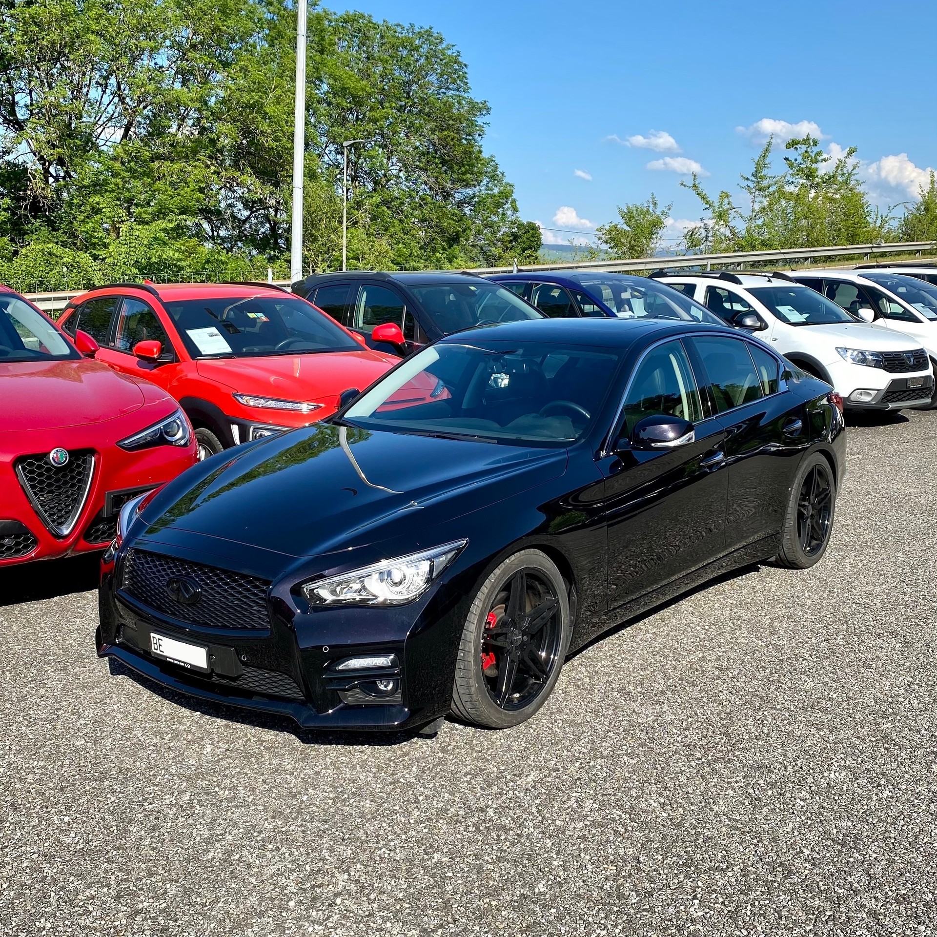 INFINITI 2.2d Sport Tech-image-1