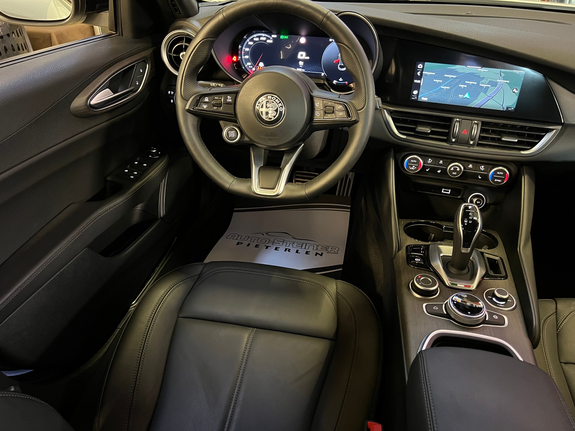 ALFA ROMEO Q4-GIULIA 2.0 Ti Edition Q4 "MIT 6`400 KM !!" CH WAGEN. TOP AUSSTATTUNG !! NETTO PREIS 42`900.--image-14