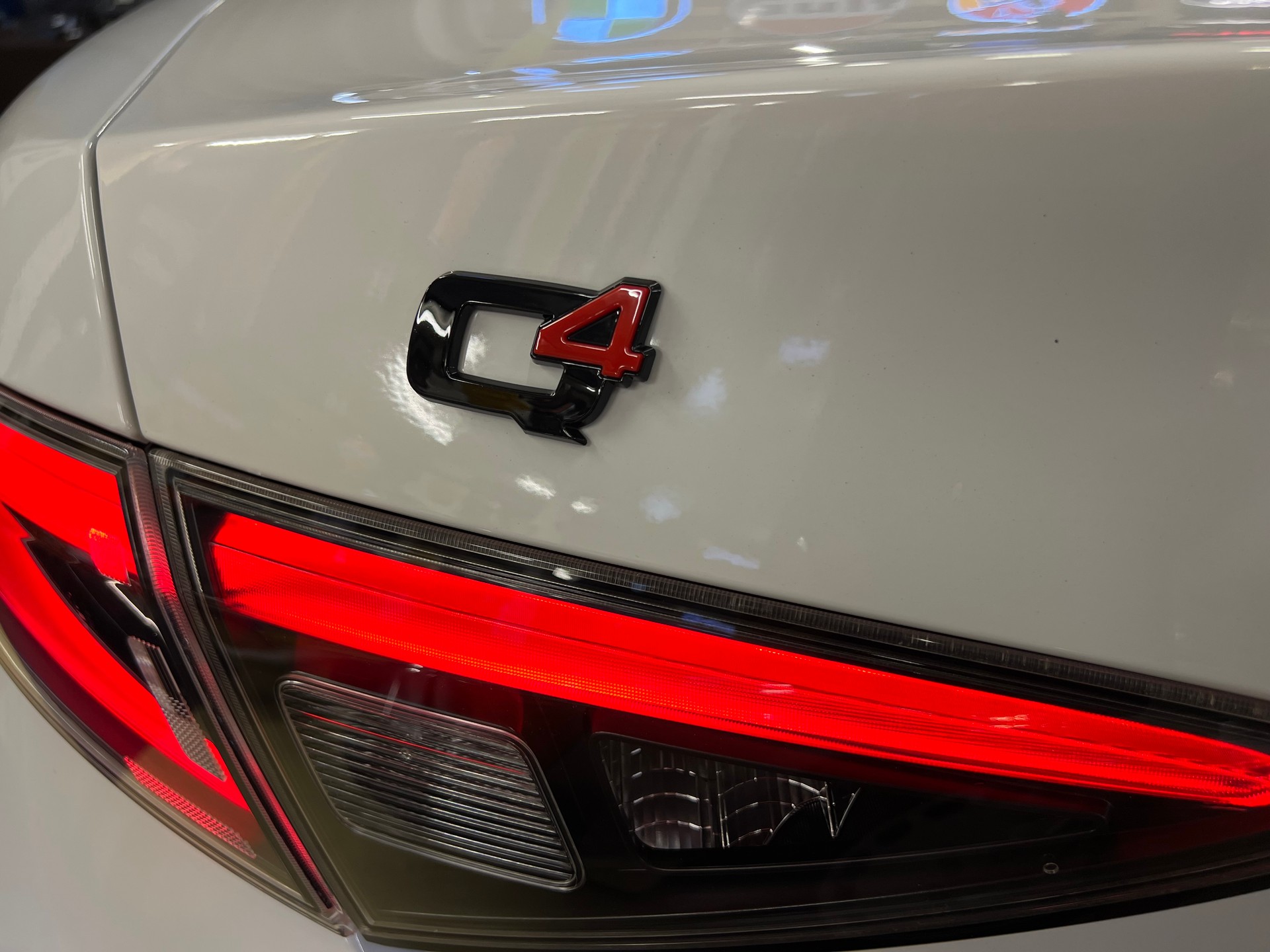 ALFA ROMEO Q4-GIULIA 2.0 Ti Edition Q4 "MIT 6`400 KM !!" CH WAGEN. TOP AUSSTATTUNG !! NETTO PREIS 42`900.--image-5