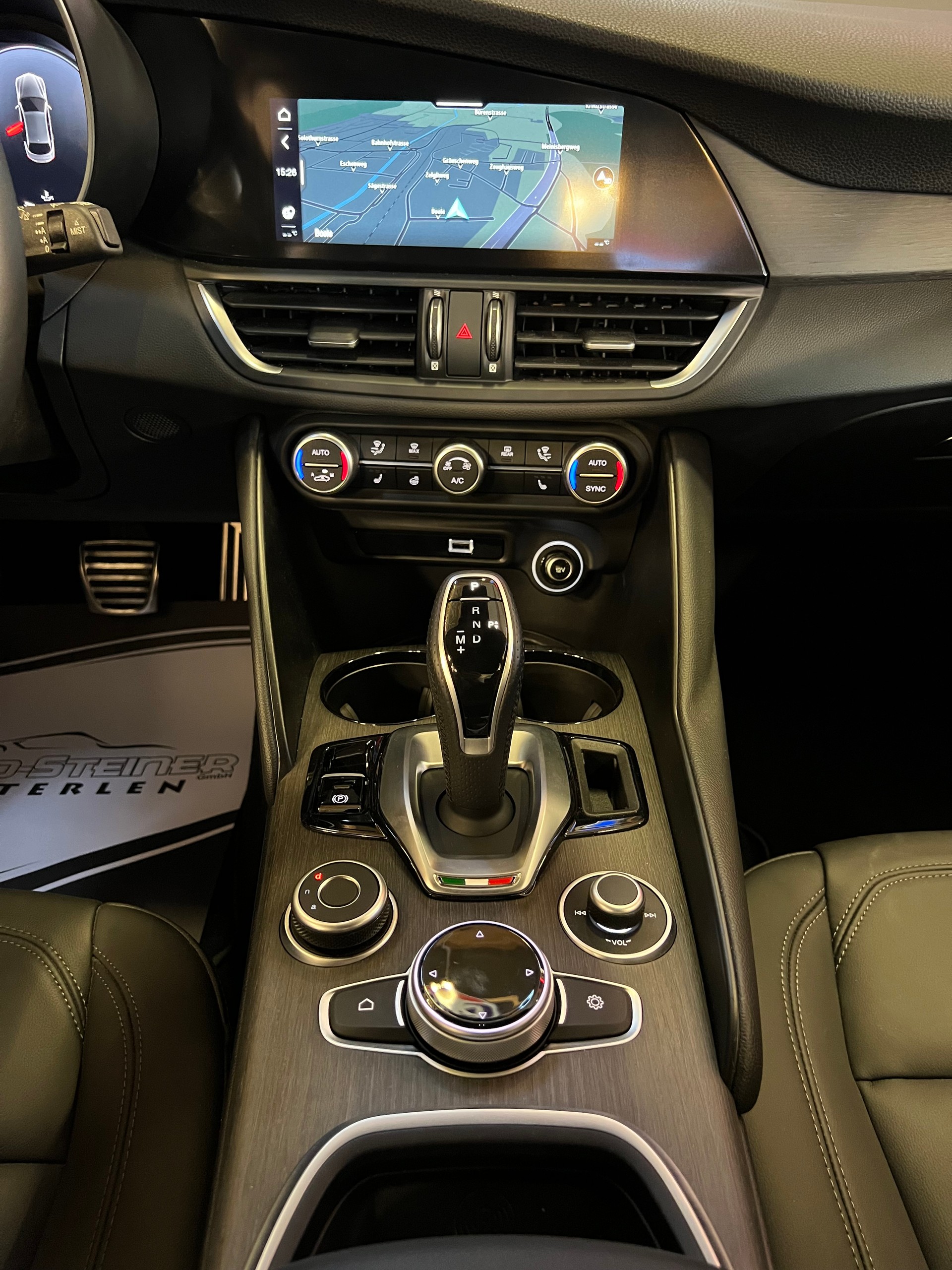 ALFA ROMEO Q4-GIULIA 2.0 Ti Edition Q4 "MIT 6`400 KM !!" CH WAGEN. TOP AUSSTATTUNG !! NETTO PREIS 42`900.--image-16