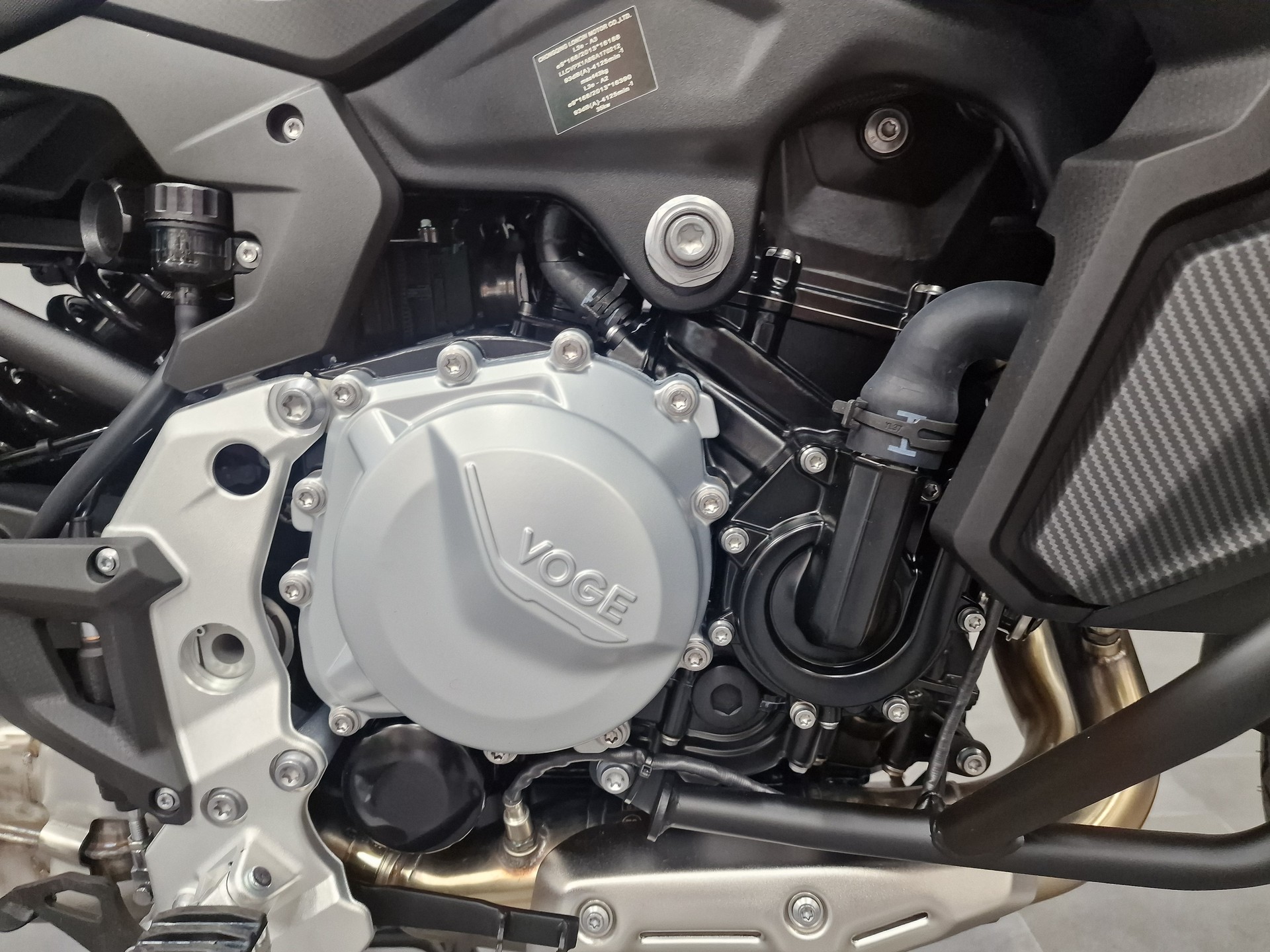 VOGE DS 900 X Black Knight (35 kW)-showroom-element-1
