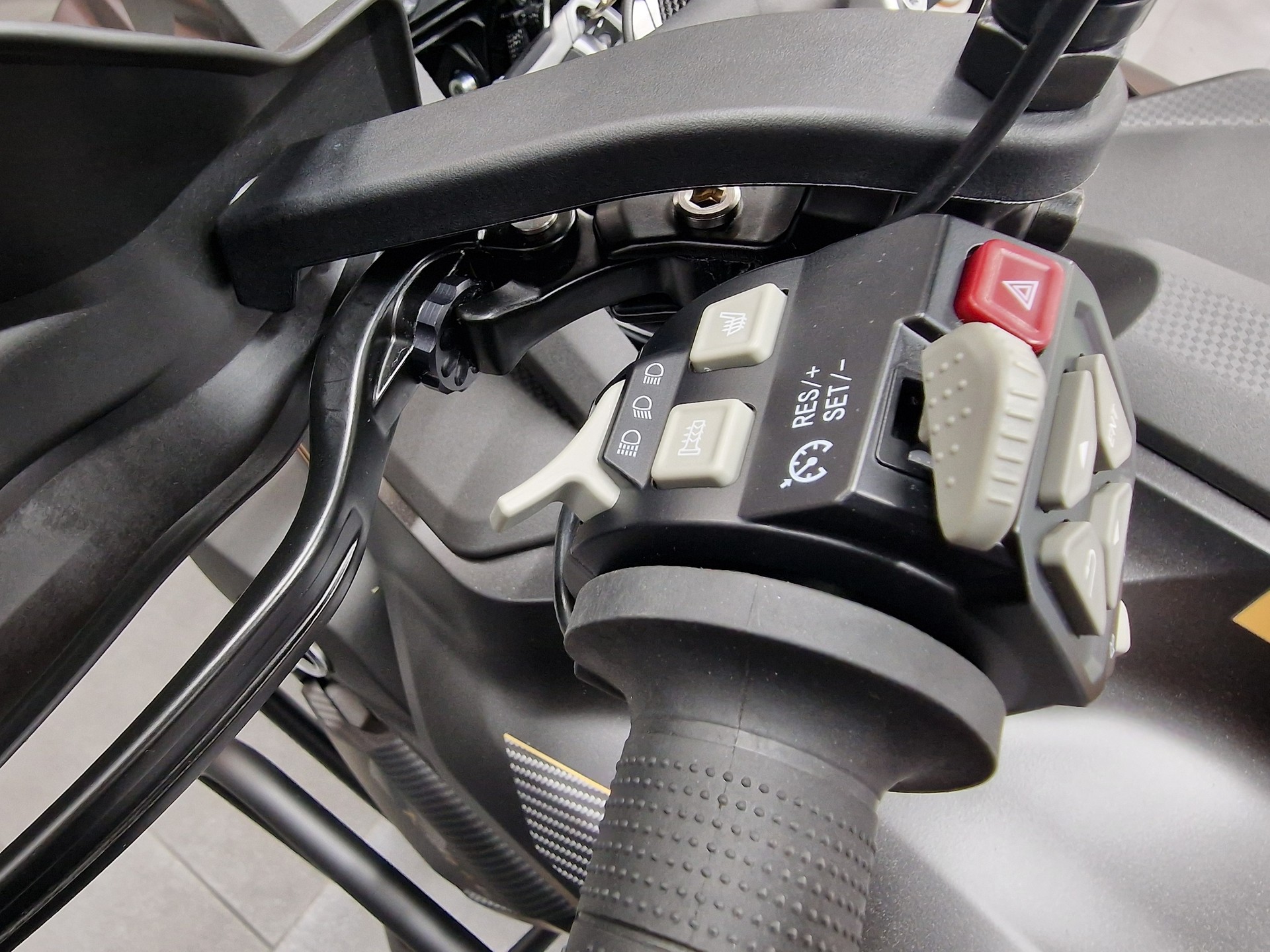 VOGE DS 900 X Black Knight (35 kW)-image-6