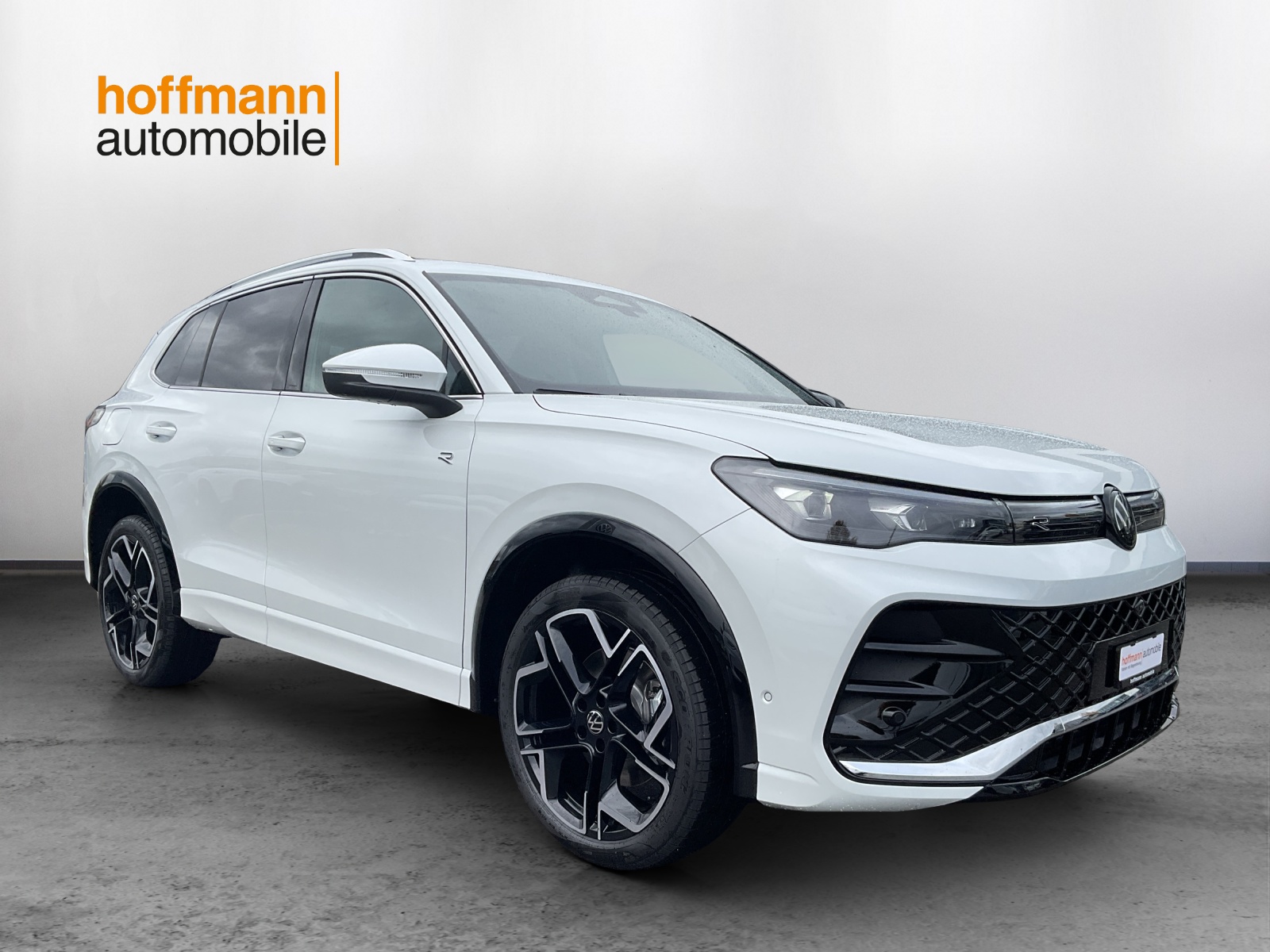 VW Tiguan 2.0 TSI DSG R-Line 4Motion-showroom-element-2