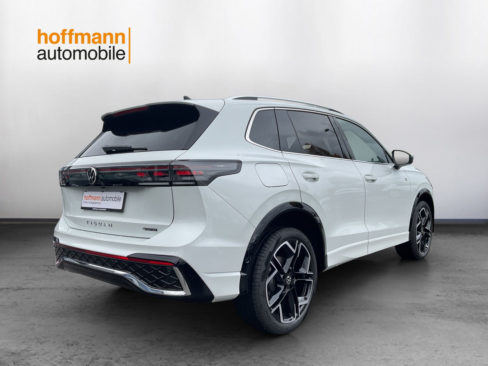VW Tiguan 2.0 TSI DSG R-Line 4Motion-showroom-element-3