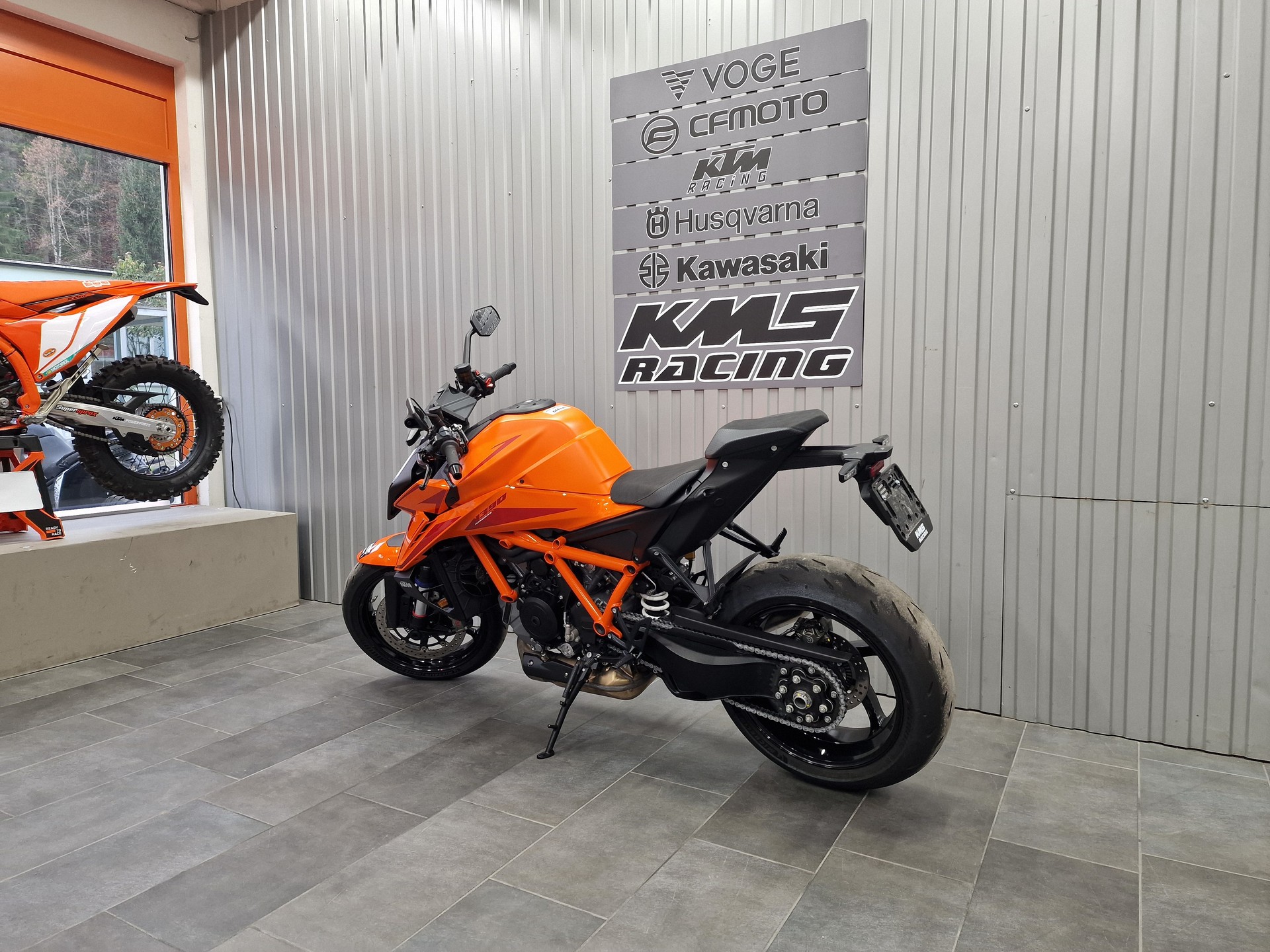 KTM 1390 Super Duke R EVO-image-2