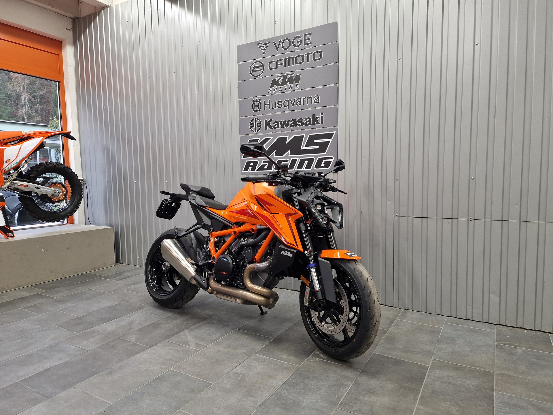 KTM 1390 Super Duke R EVO-image-4