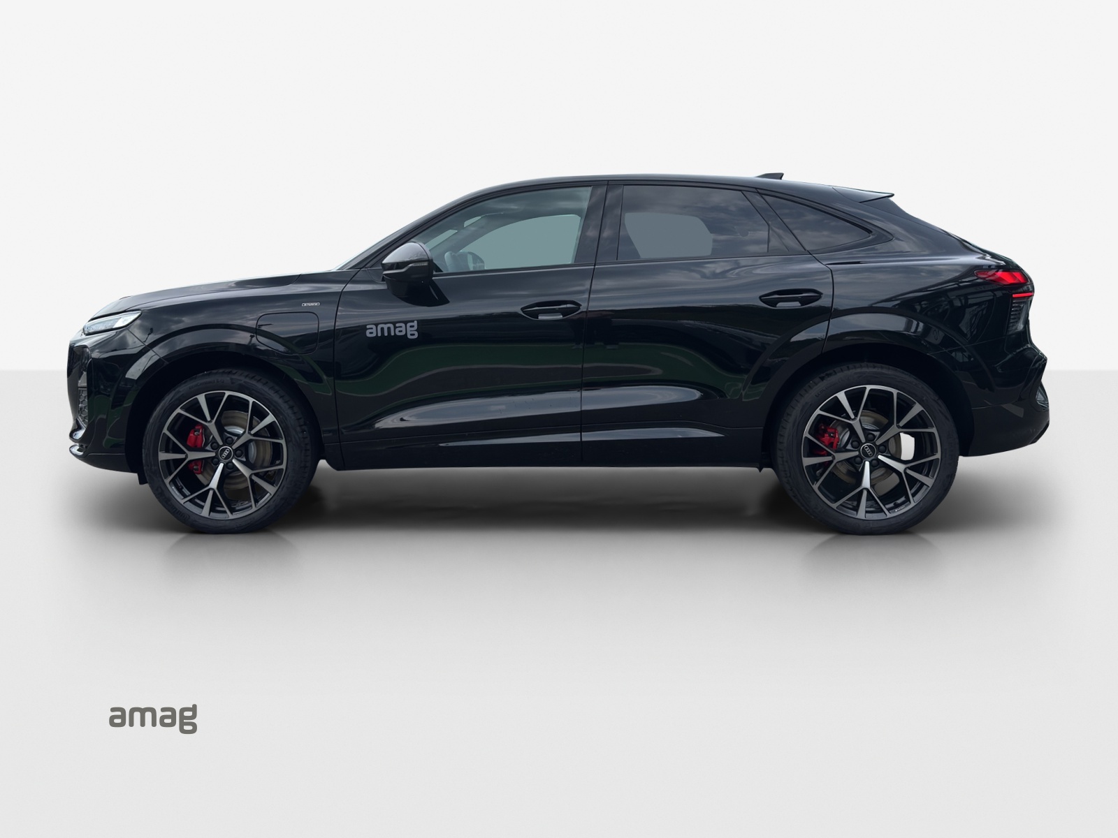 AUDI Q3 Sportback e-hybrid 200 kW S tronig-showroom-element-1
