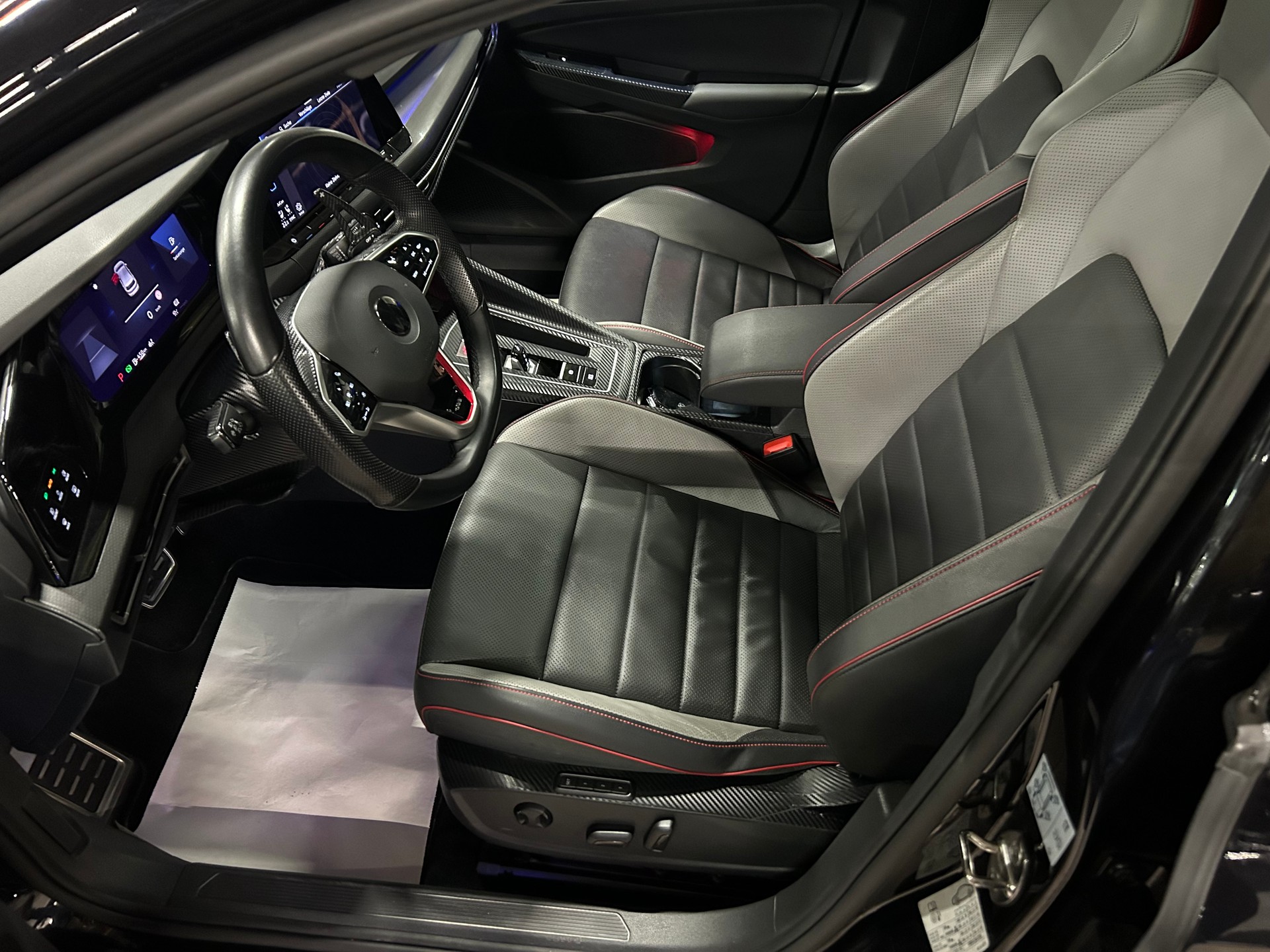 VW Golf 2.0 TSI GTI DSG-image-9