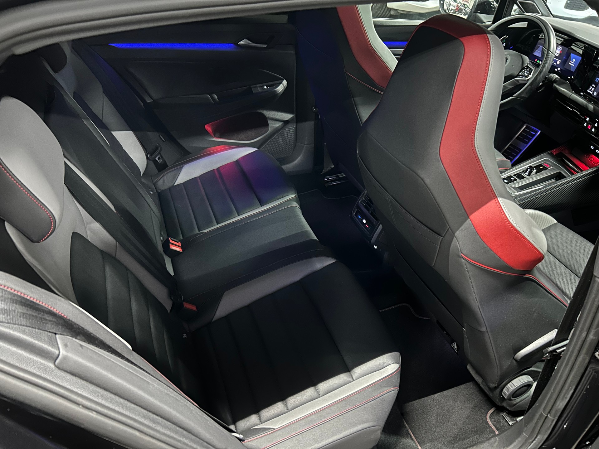 VW Golf 2.0 TSI GTI DSG-image-12