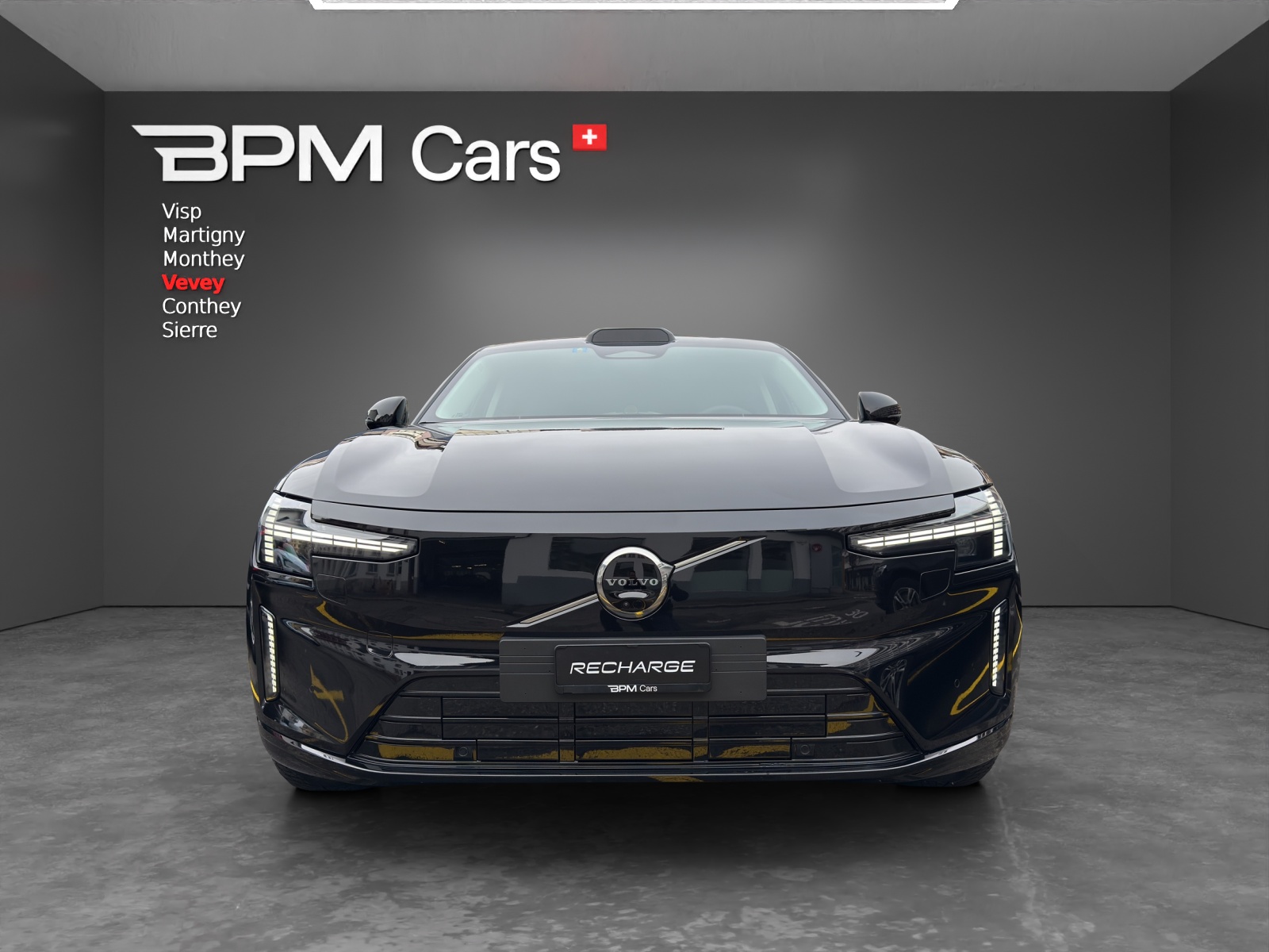 VOLVO ES90 Ultra-showroom-element-1