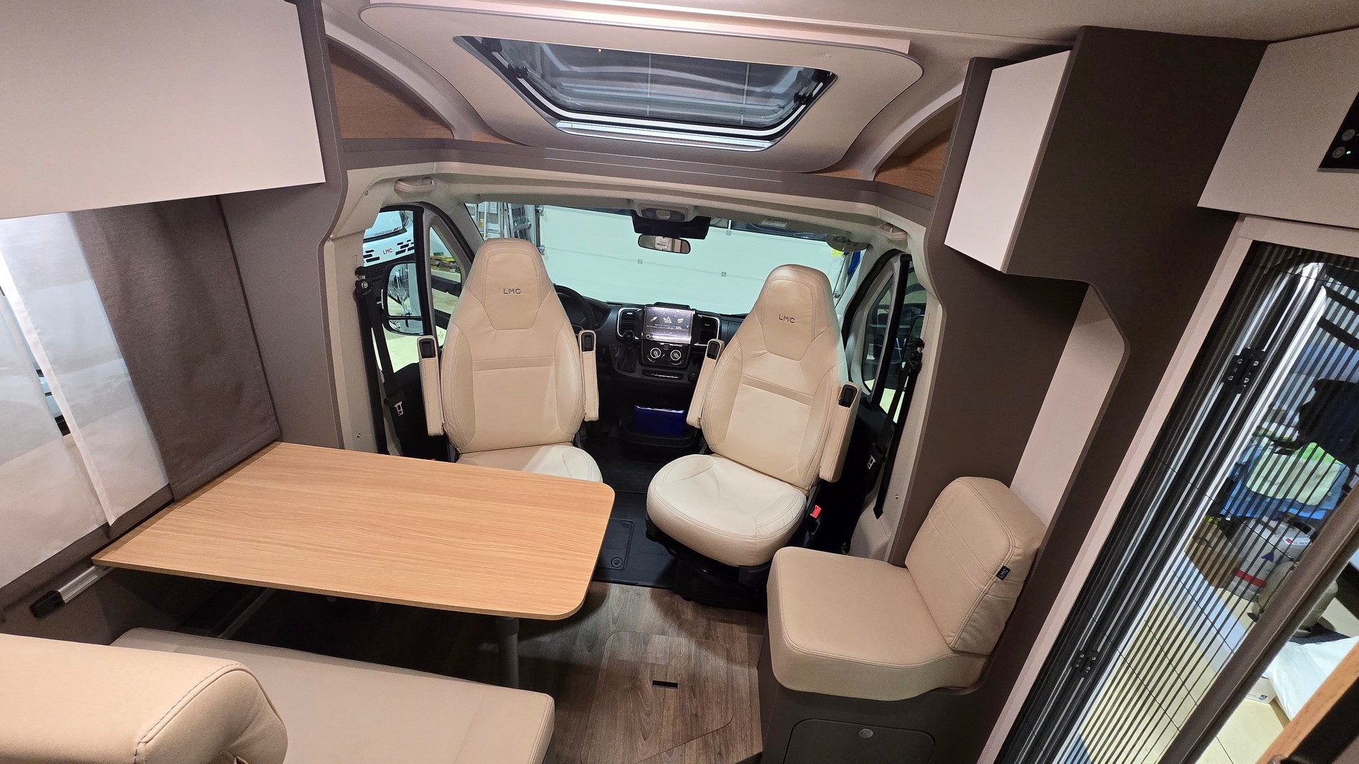 LMC "70Jahre- LMC" / Fiat Ducato 2.2MJT 140PS- Automatik-image-11
