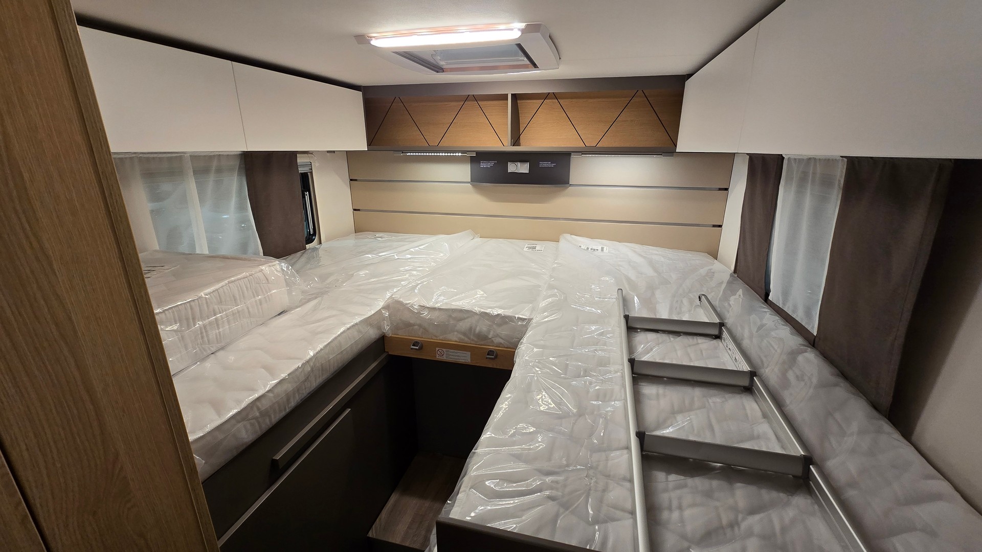 LMC "70Jahre- LMC" / Fiat Ducato 2.2MJT 140PS- Automatik-image-13