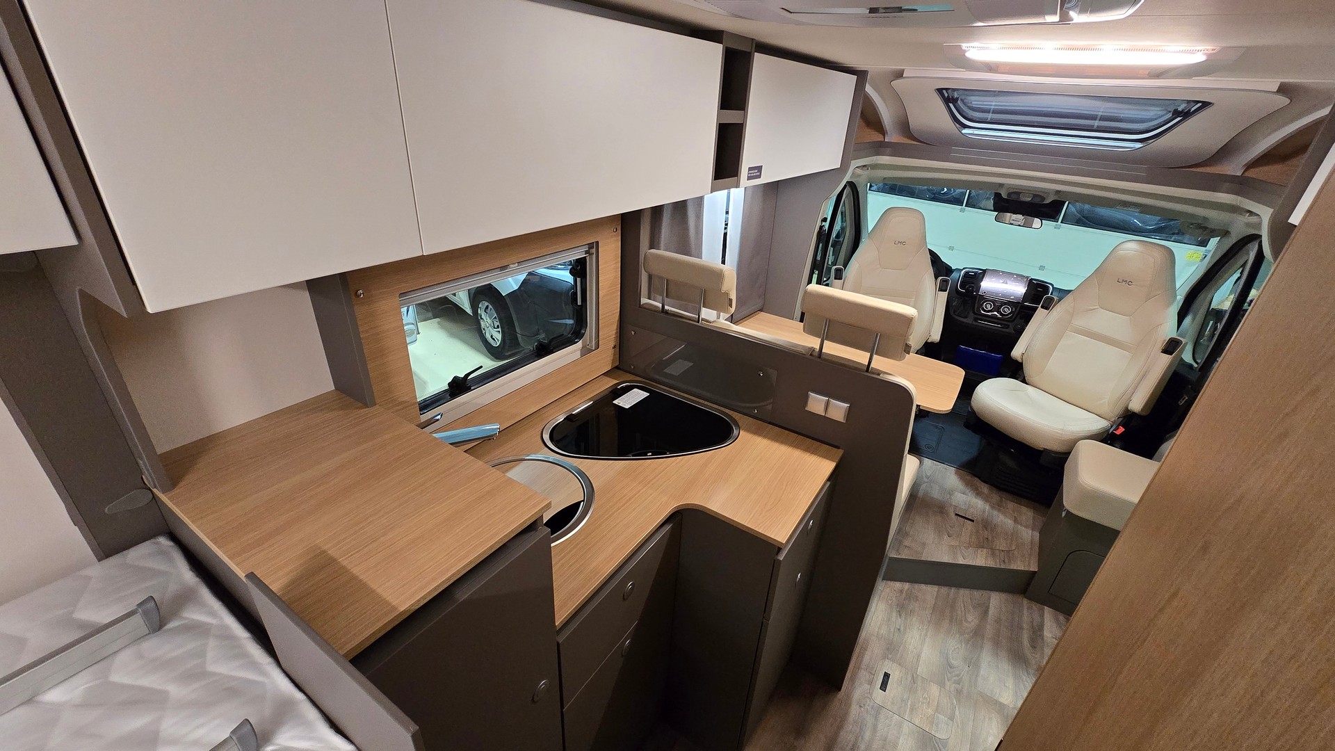LMC "70Jahre- LMC" / Fiat Ducato 2.2MJT 140PS- Automatik-image-12