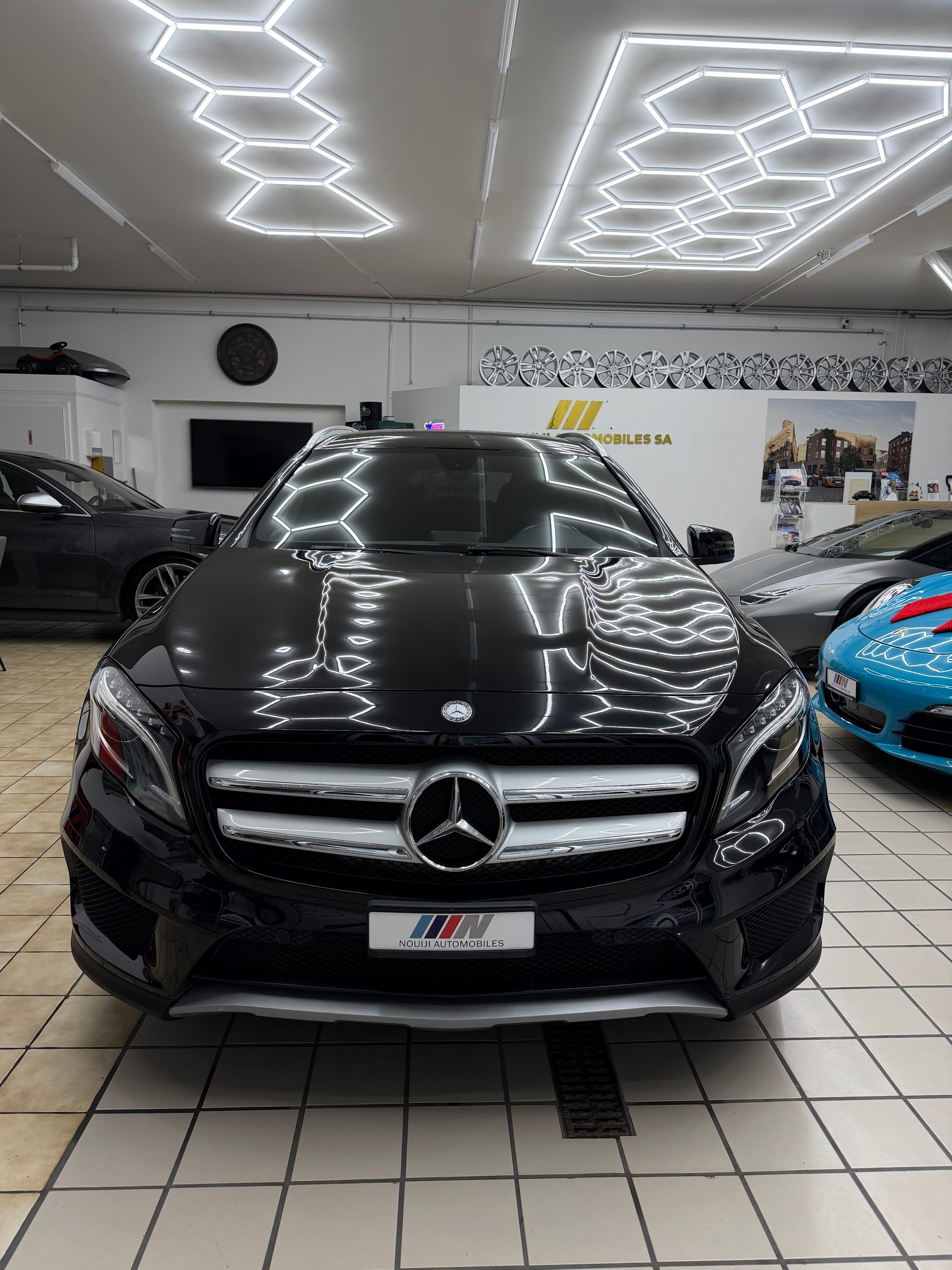 MERCEDES-BENZ GLA 250 AMG Line 7G-DCT