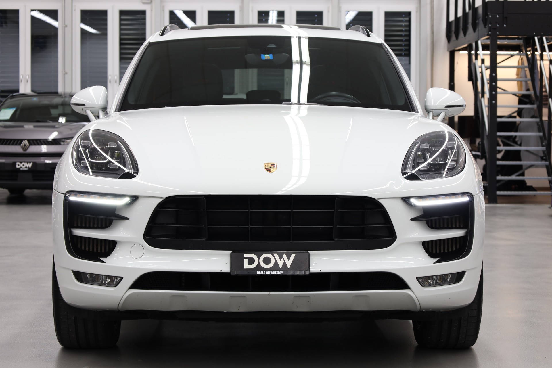 PORSCHE Macan 3.0 V6 GTS-showroom-element-3