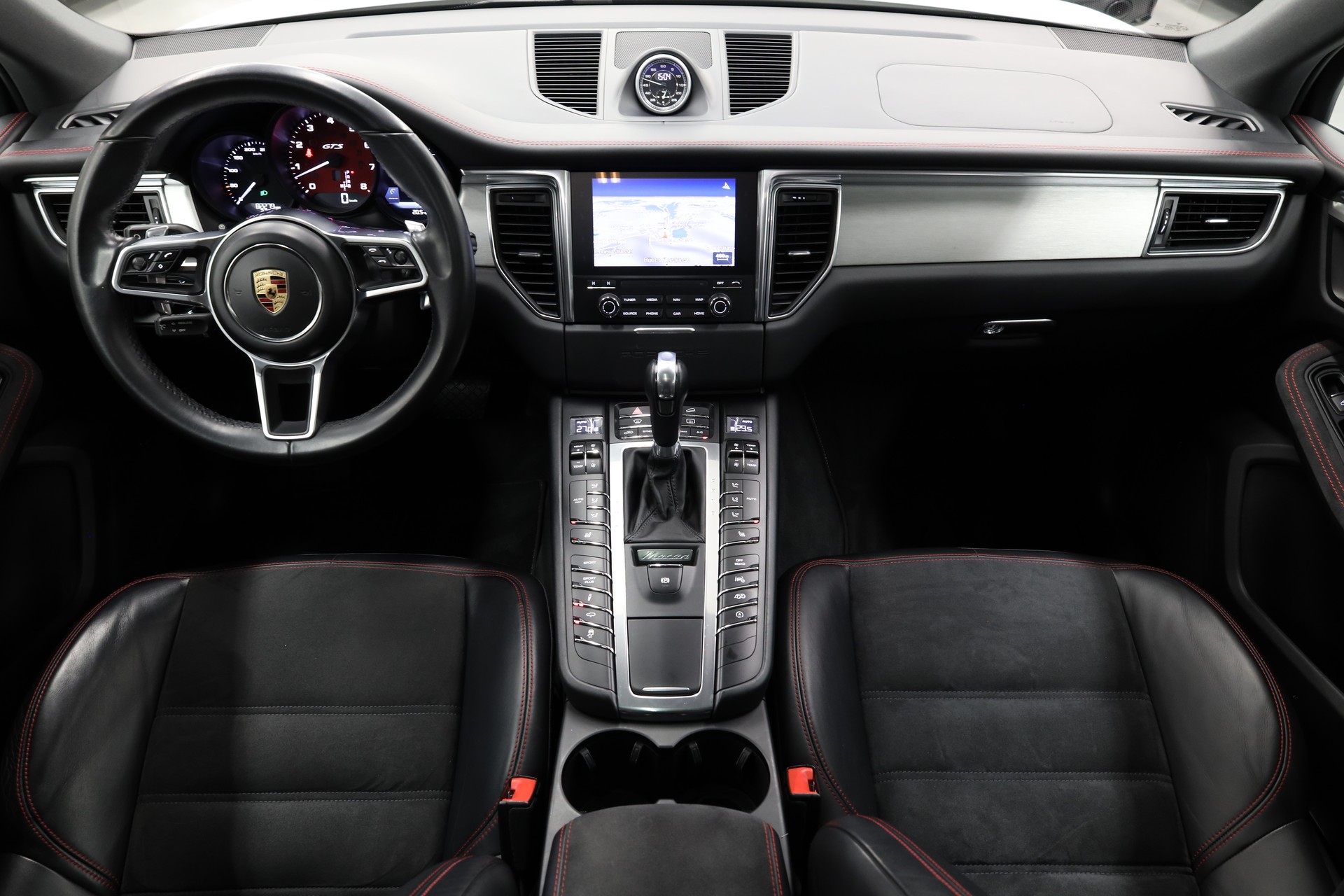 PORSCHE Macan 3.0 V6 GTS-image-10