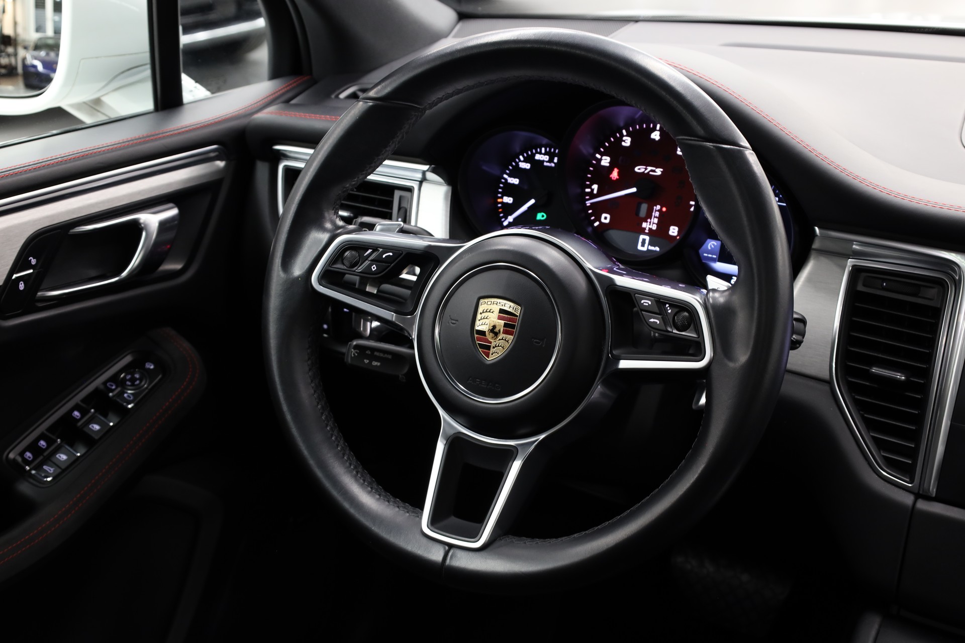 PORSCHE Macan 3.0 V6 GTS-image-15