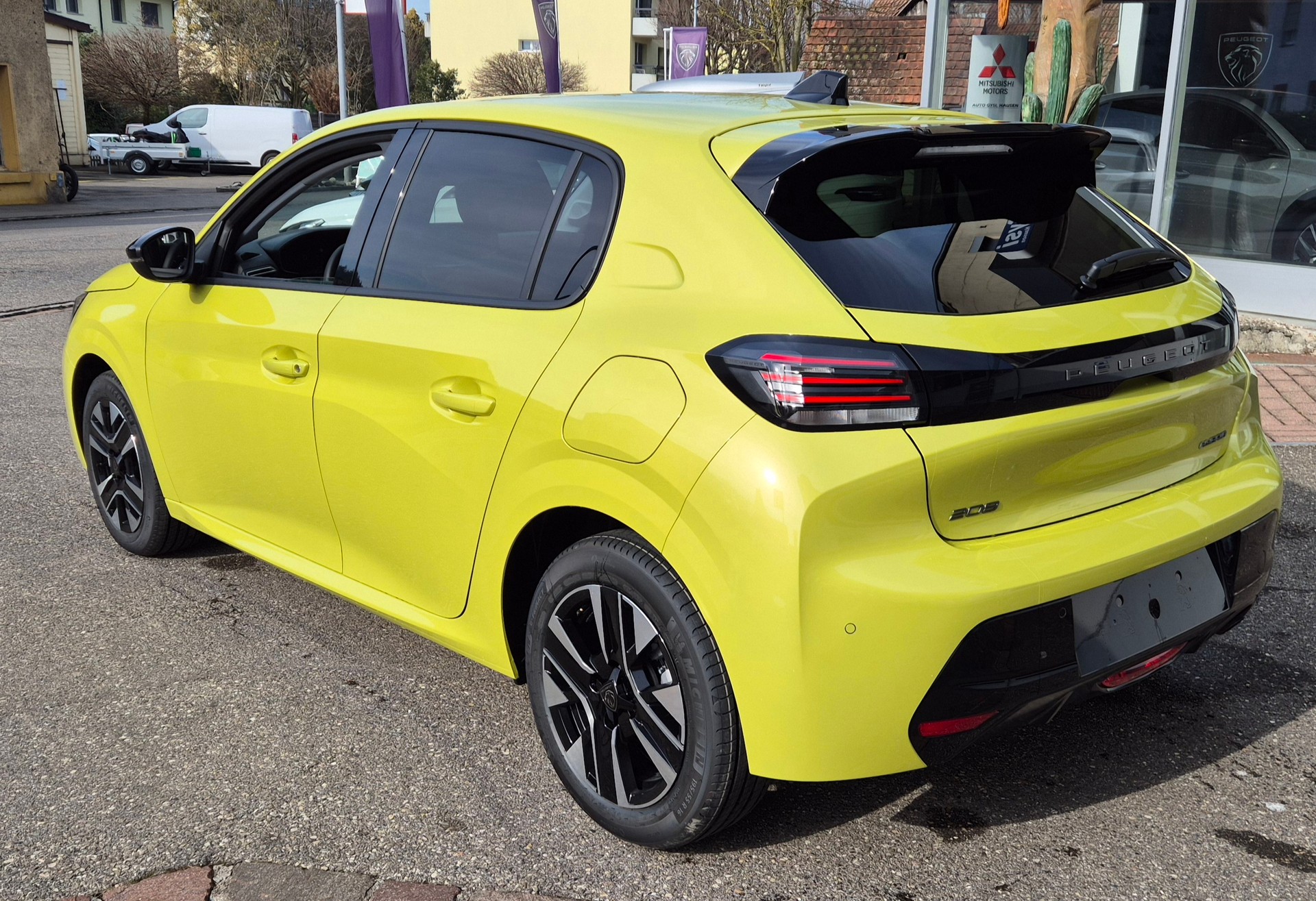 PEUGEOT 208 1.2 MHEV Allure Helvetia (443)-image-7