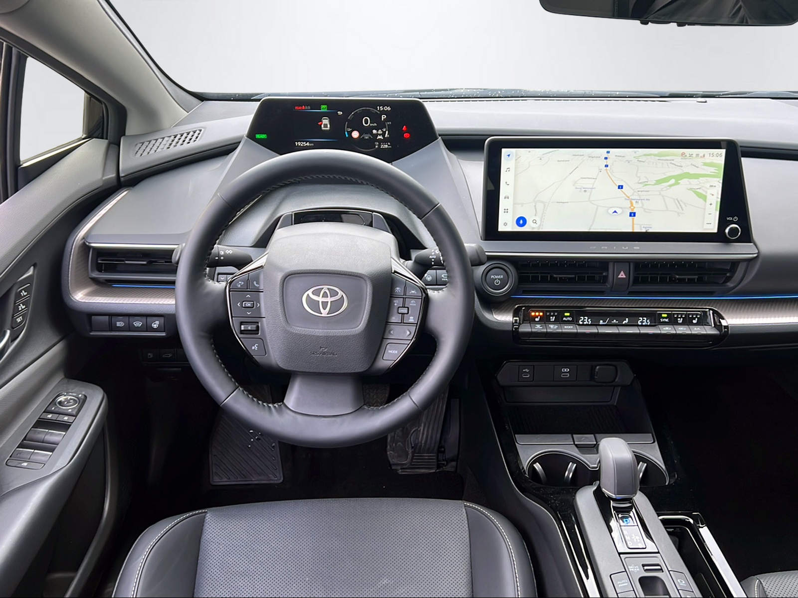 TOYOTA Prius 2.0 Plug-In-Hybrid Premium-image-11
