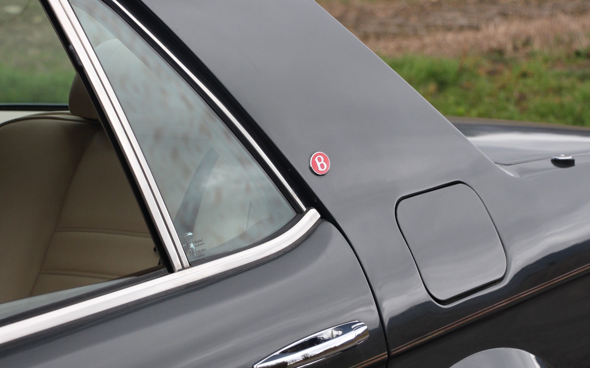 BENTLEY Turbo R LWB-image-24