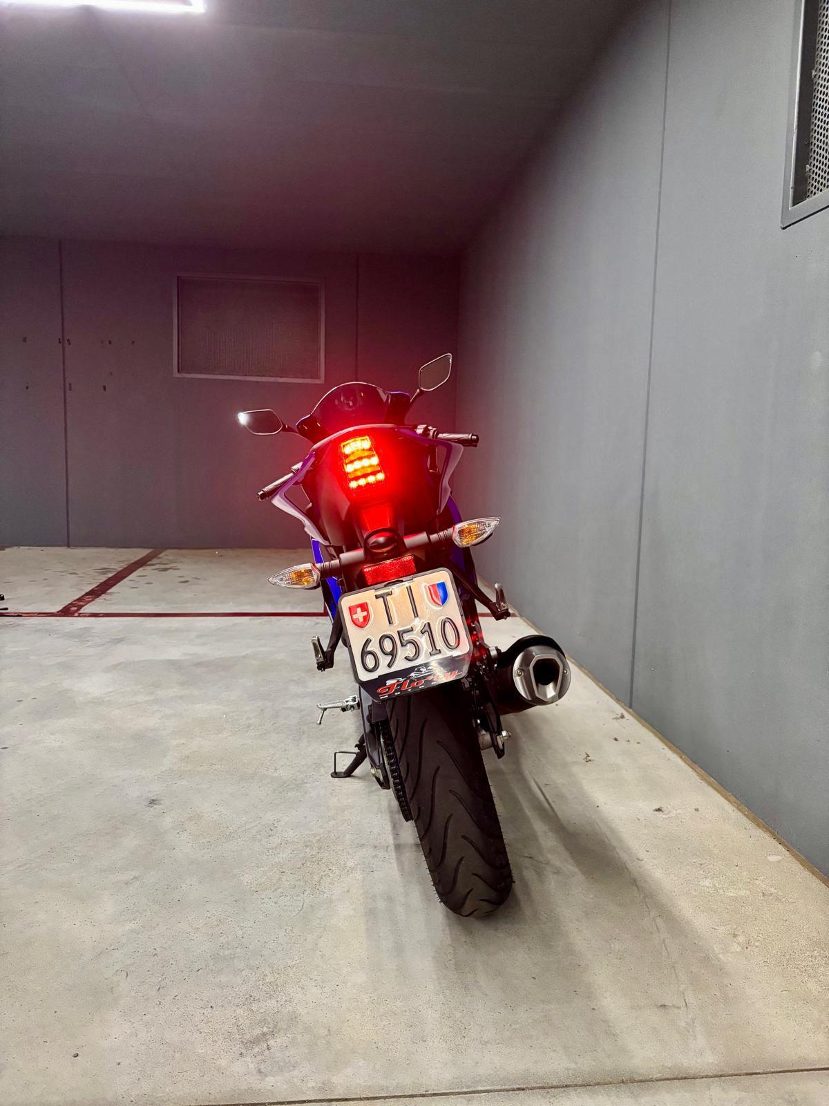 YAMAHA YZF-R 125 ABS-image-2