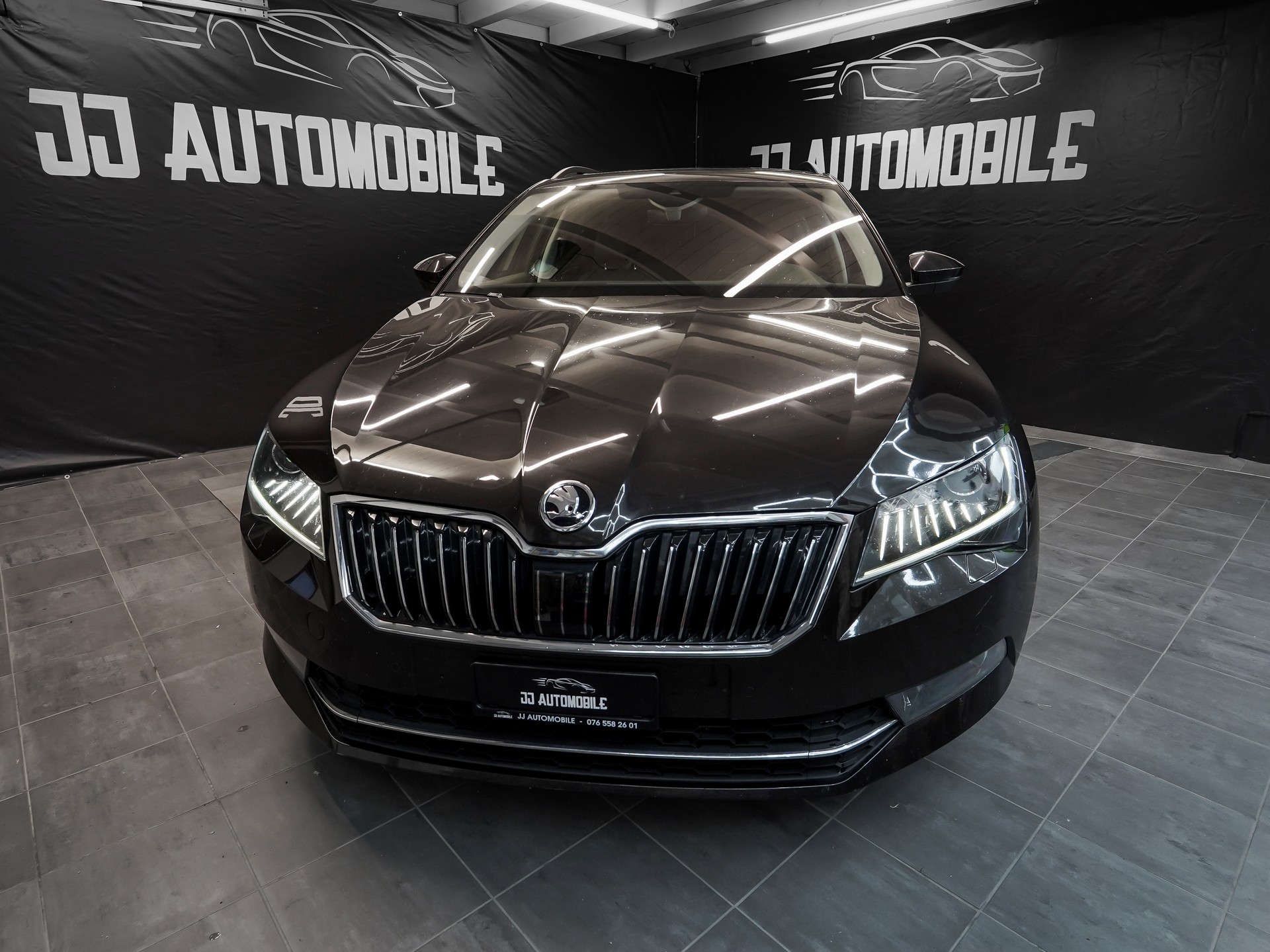 SKODA Superb Combi 2.0 TDi Ambition 4x4 DSG-showroom-element-1