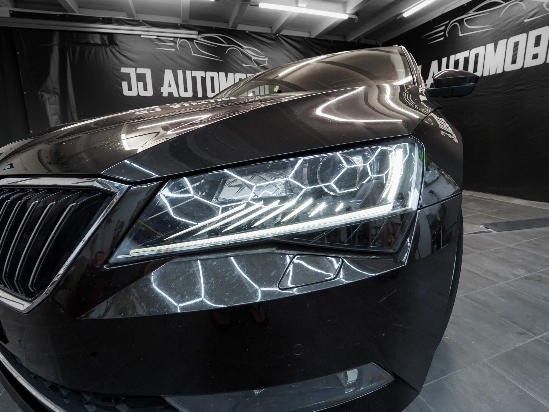 SKODA Superb Combi 2.0 TDi Ambition 4x4 DSG-showroom-element-3