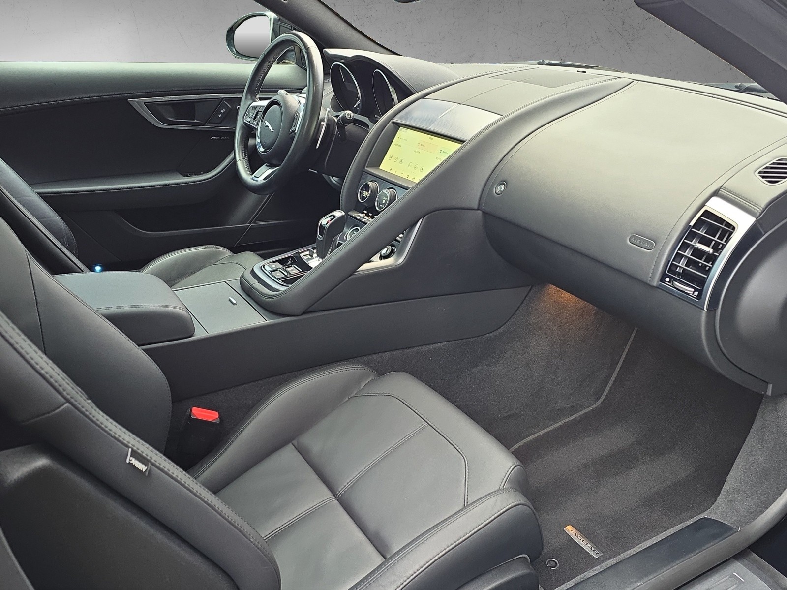 JAGUAR F-Type 2.0 I4 R-Dynamic Automatik-image-10