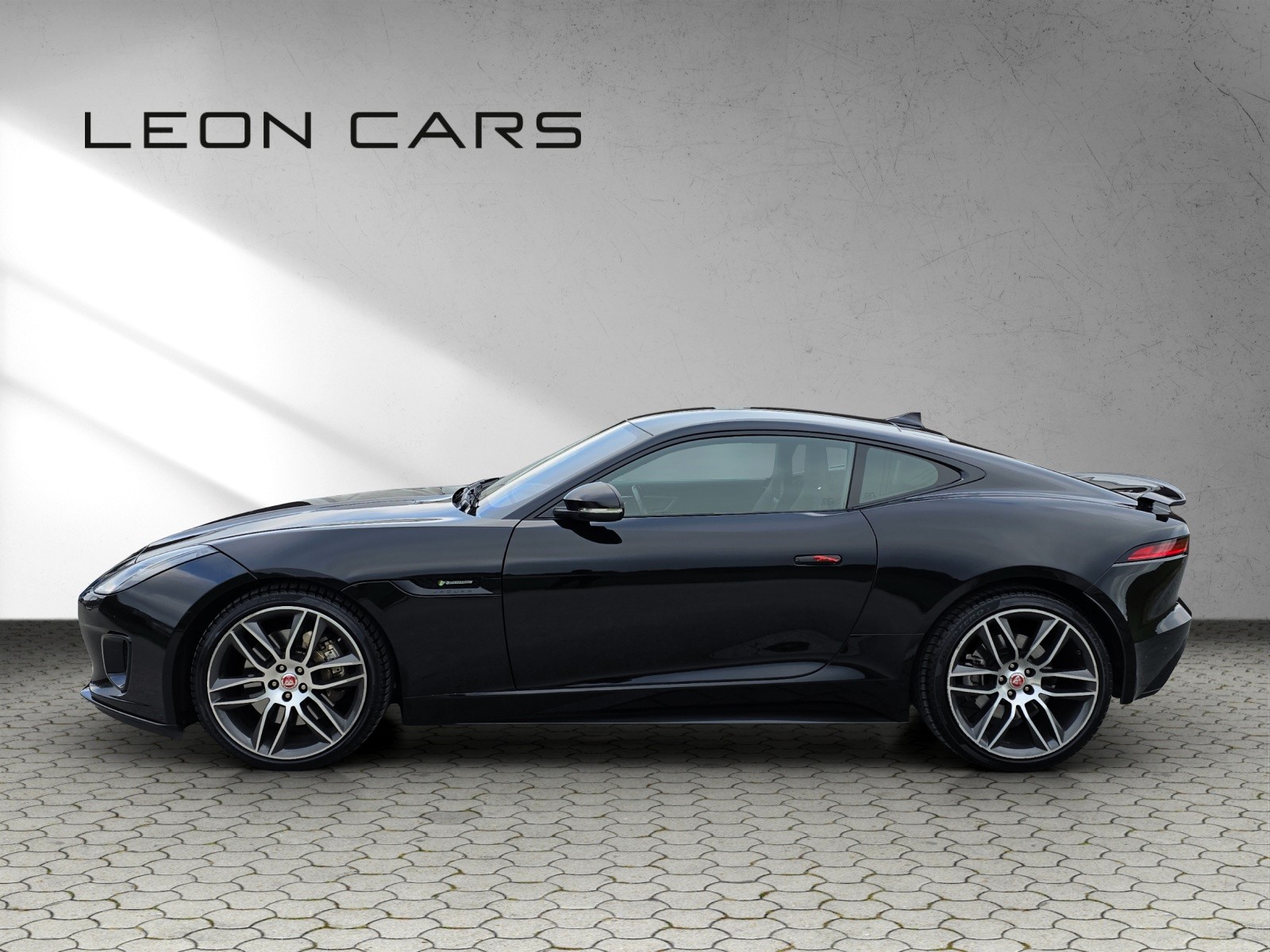 JAGUAR F-Type 2.0 I4 R-Dynamic Automatik-image-6