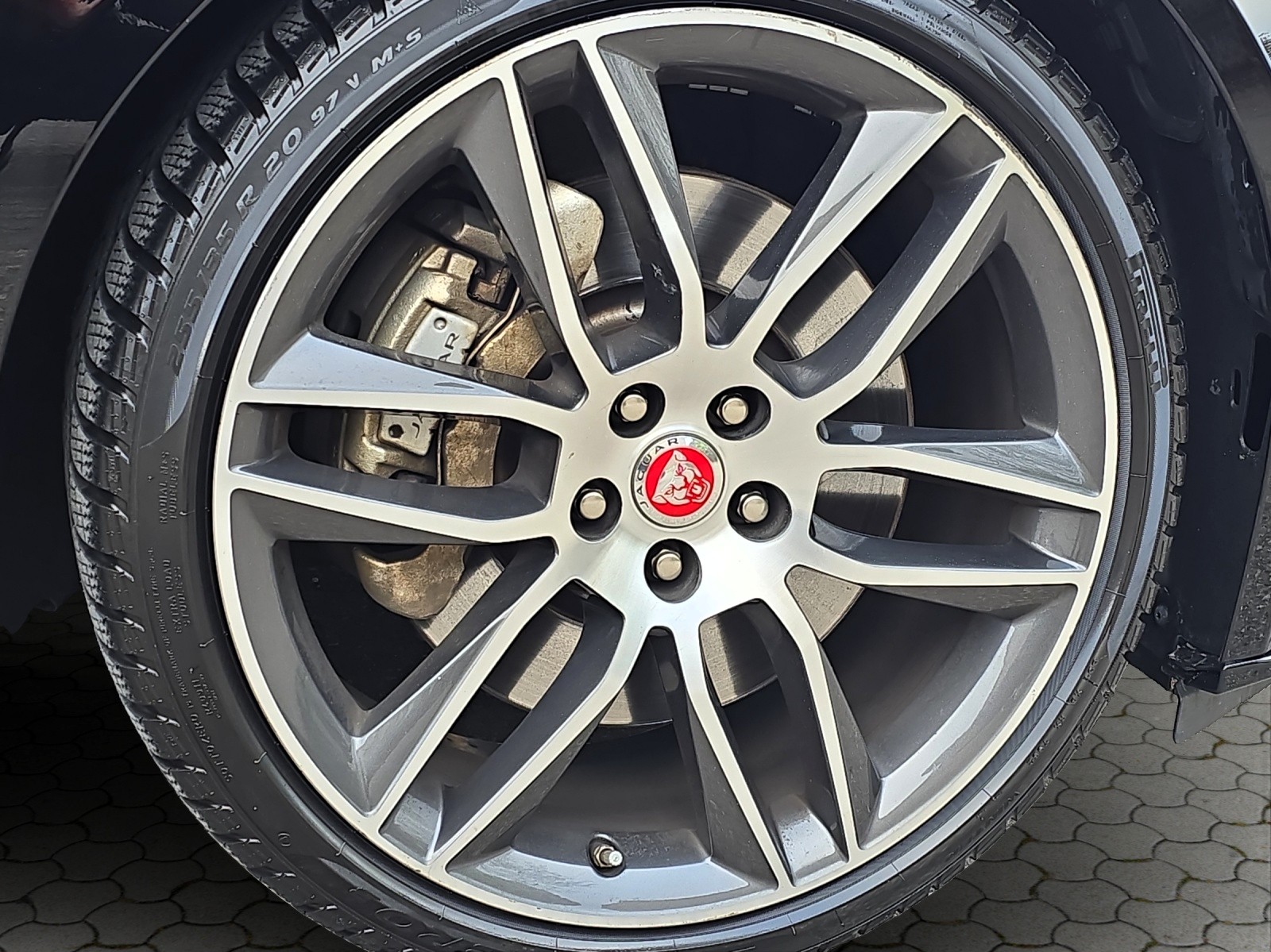 JAGUAR F-Type 2.0 I4 R-Dynamic Automatik-image-8