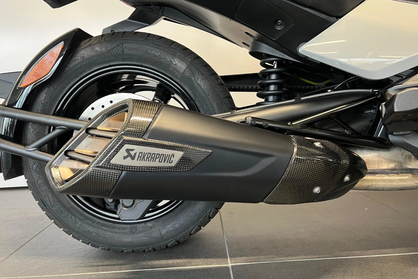 CAN-AM Spyder F3-LTD Special Special Series SE6-image-8