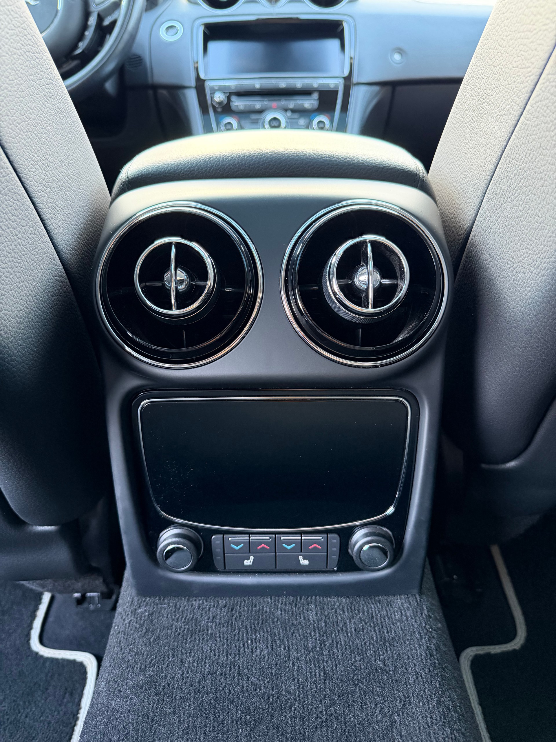 JAGUAR XJ 3.0d Luxury V6 Automatic-image-13