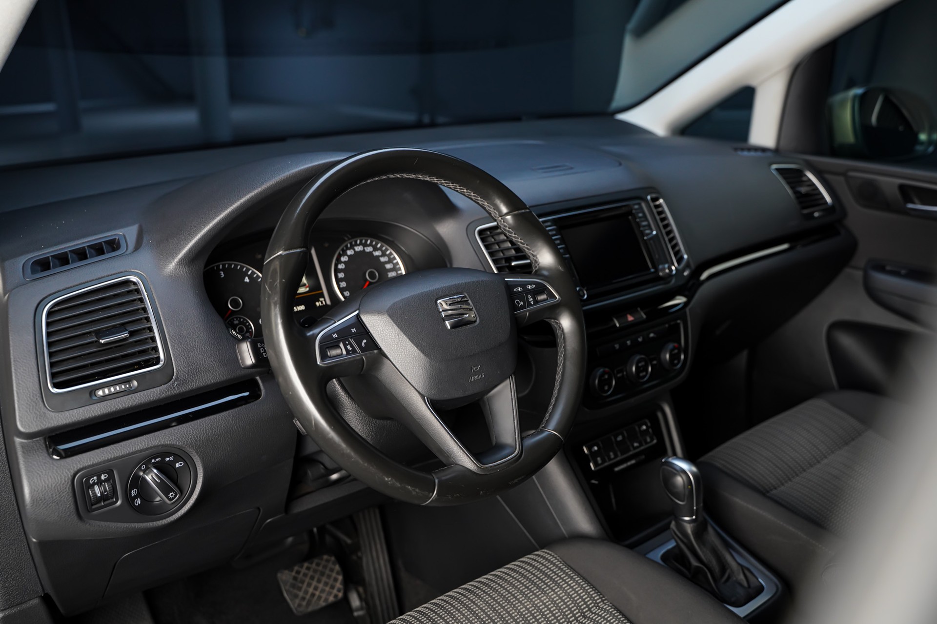 SEAT Alhambra 2.0 TDI Reference DSG 7-Plätzer-image-9