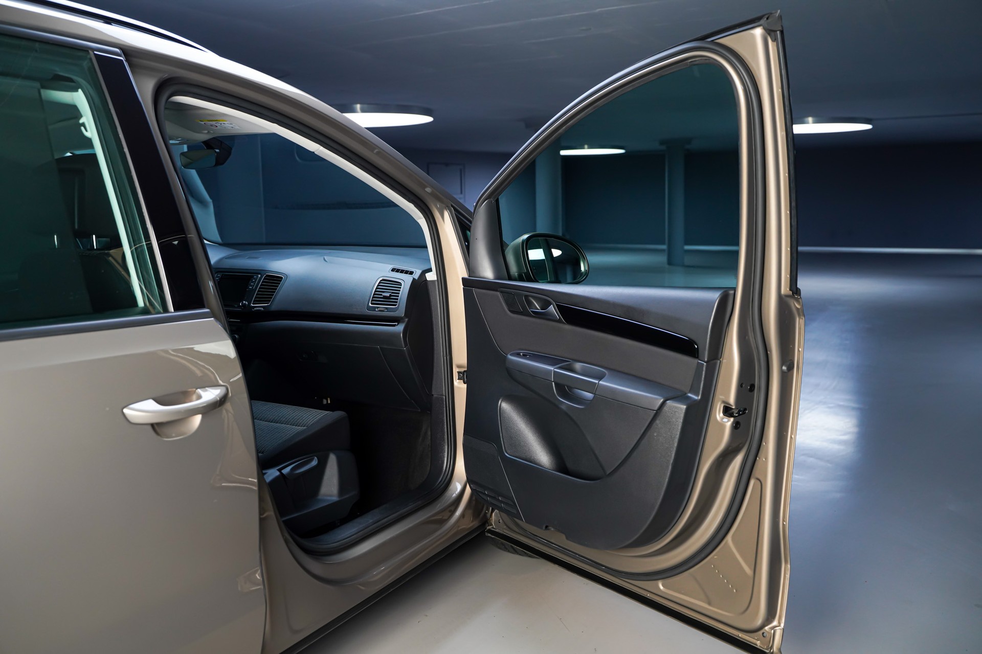 SEAT Alhambra 2.0 TDI Reference DSG 7-Plätzer-image-15