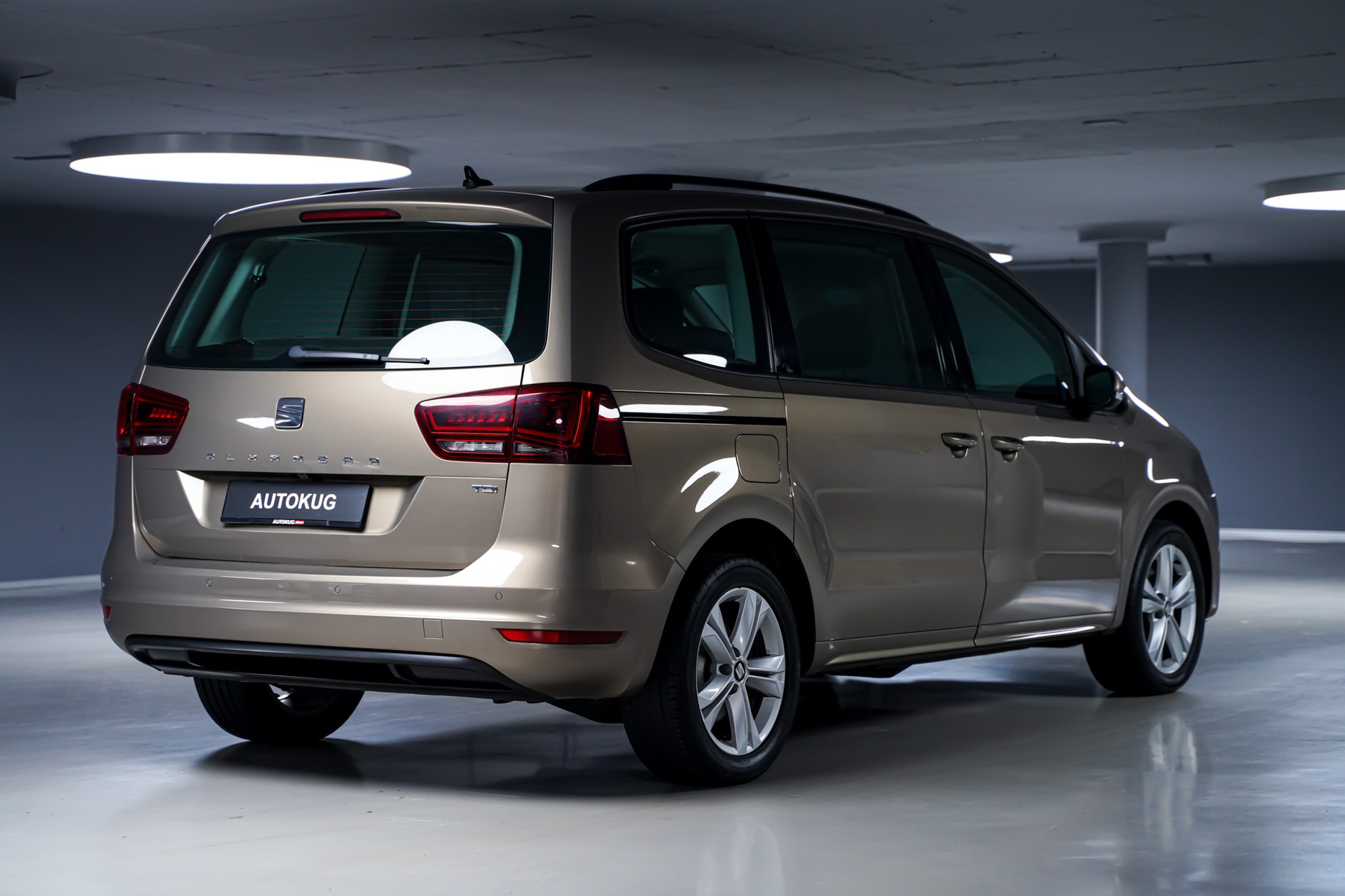 SEAT Alhambra 2.0 TDI Reference DSG 7-Plätzer-image-4