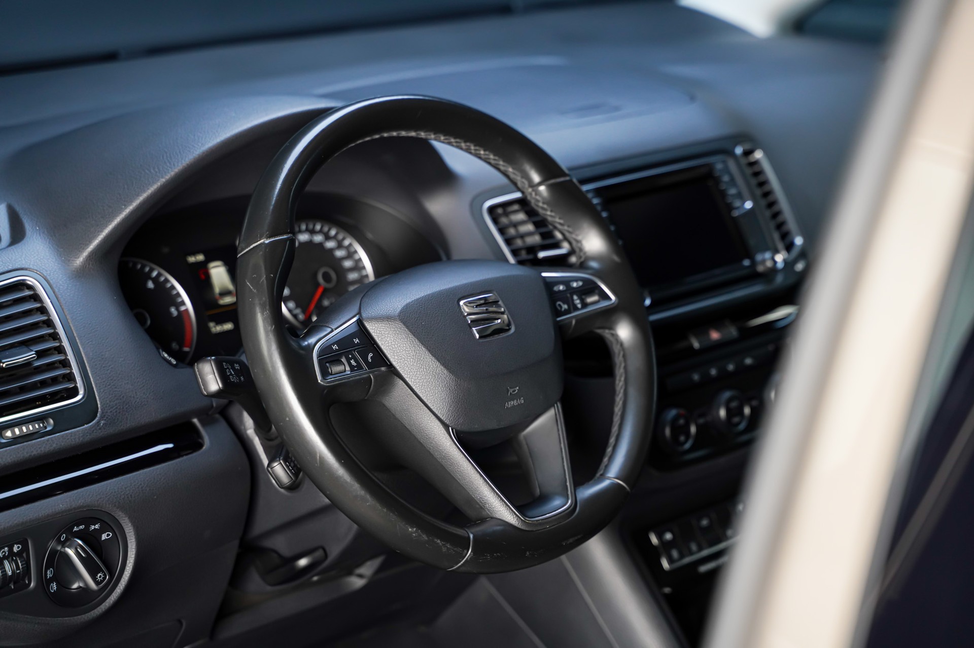 SEAT Alhambra 2.0 TDI Reference DSG 7-Plätzer-image-8
